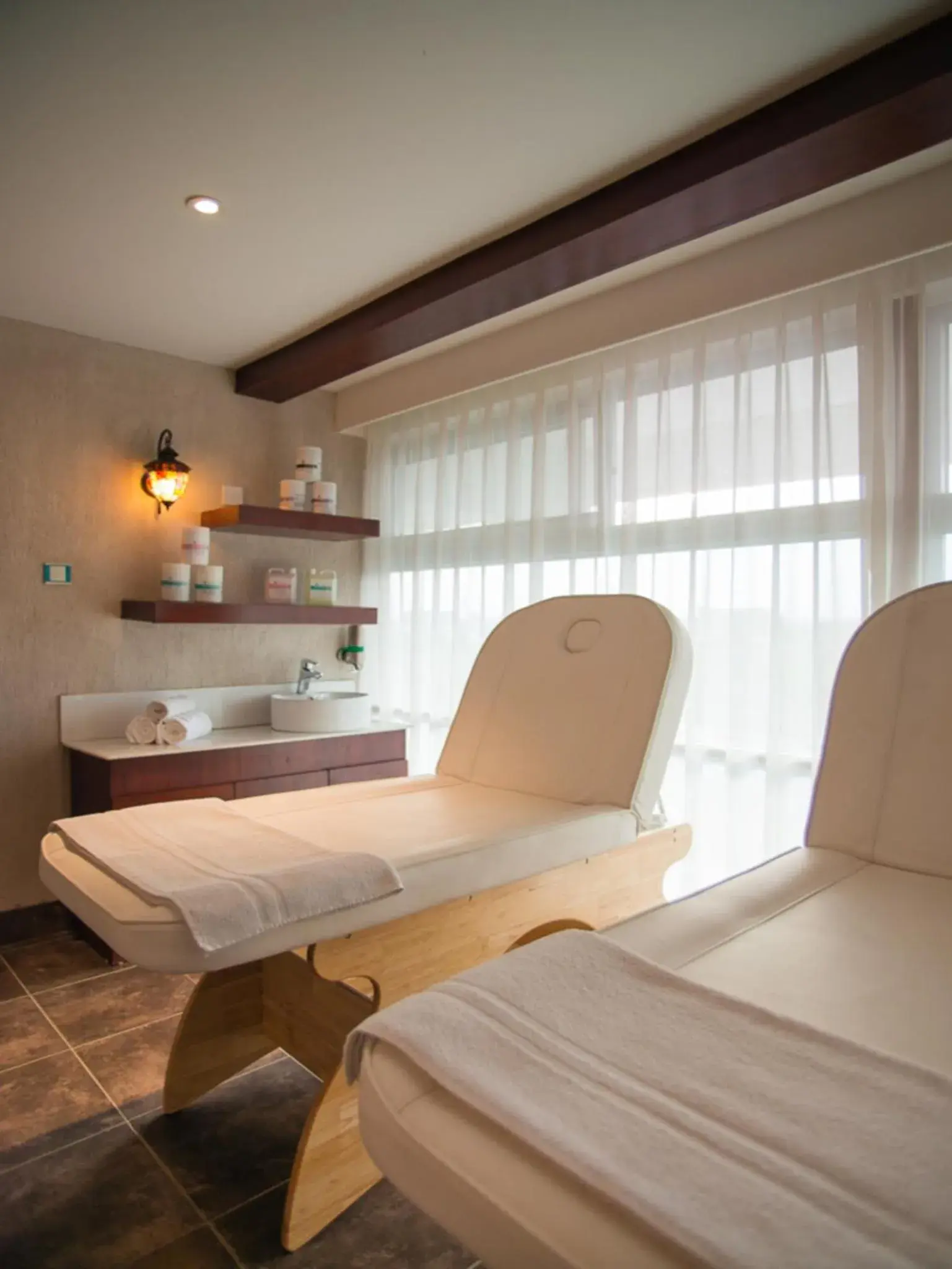 Massage, Bed in Cloud Hotel & Suites Massage, Bed in Cloud Hotel & Suites