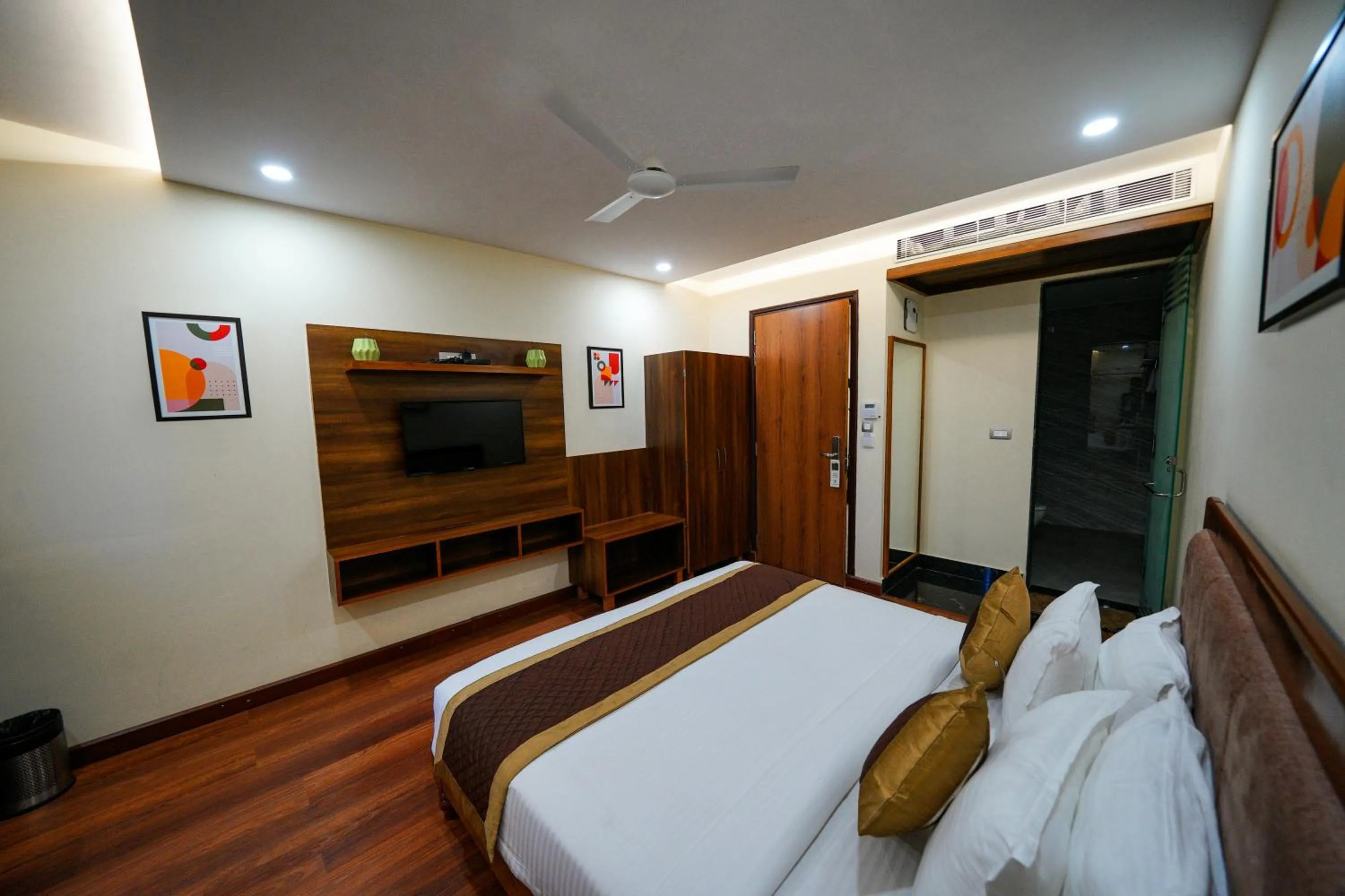 TV and multimedia, Bed in The Abhyudyam Ganga