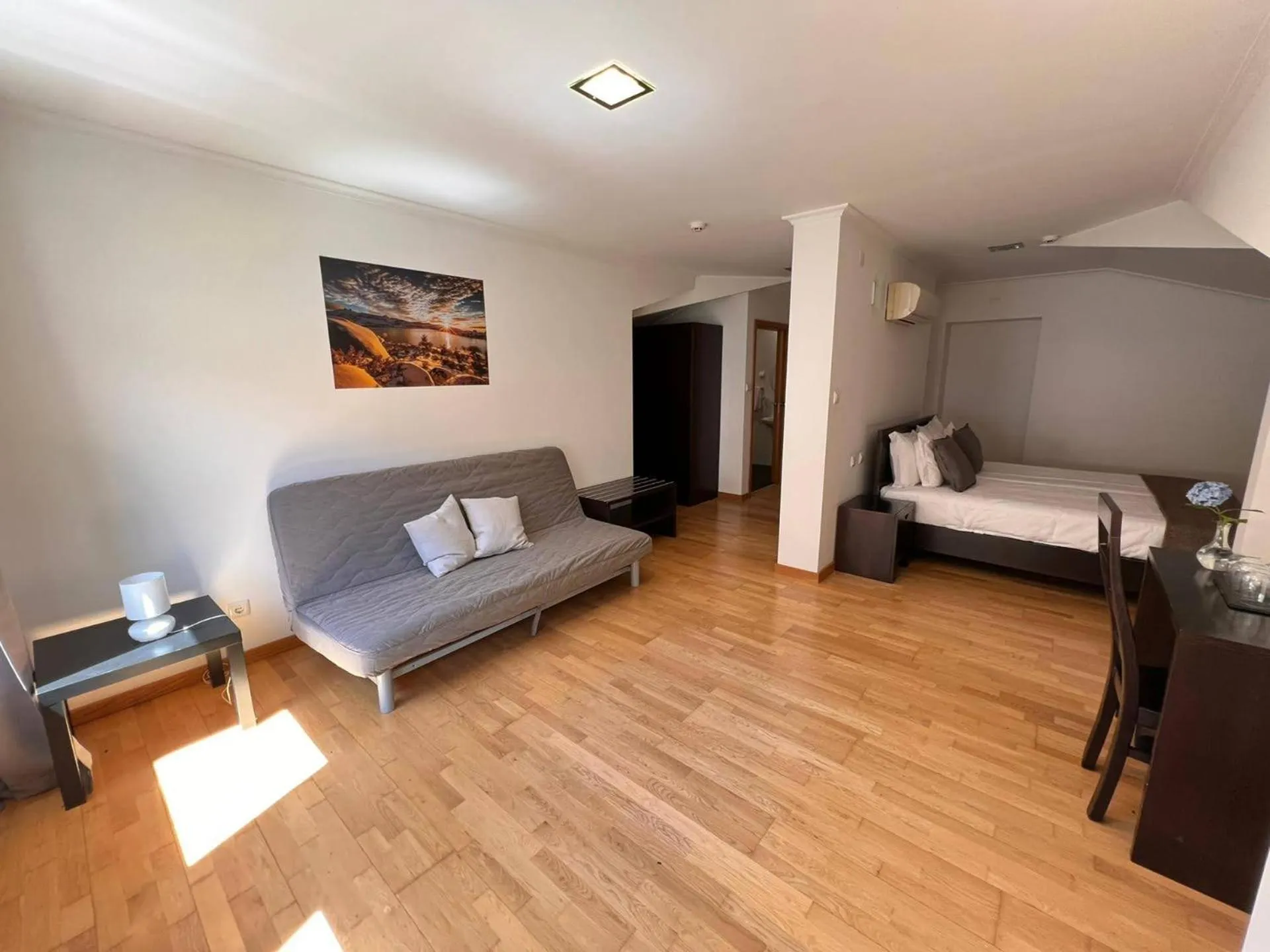 Seating area, Bed in Vale do Zêzere Hotel