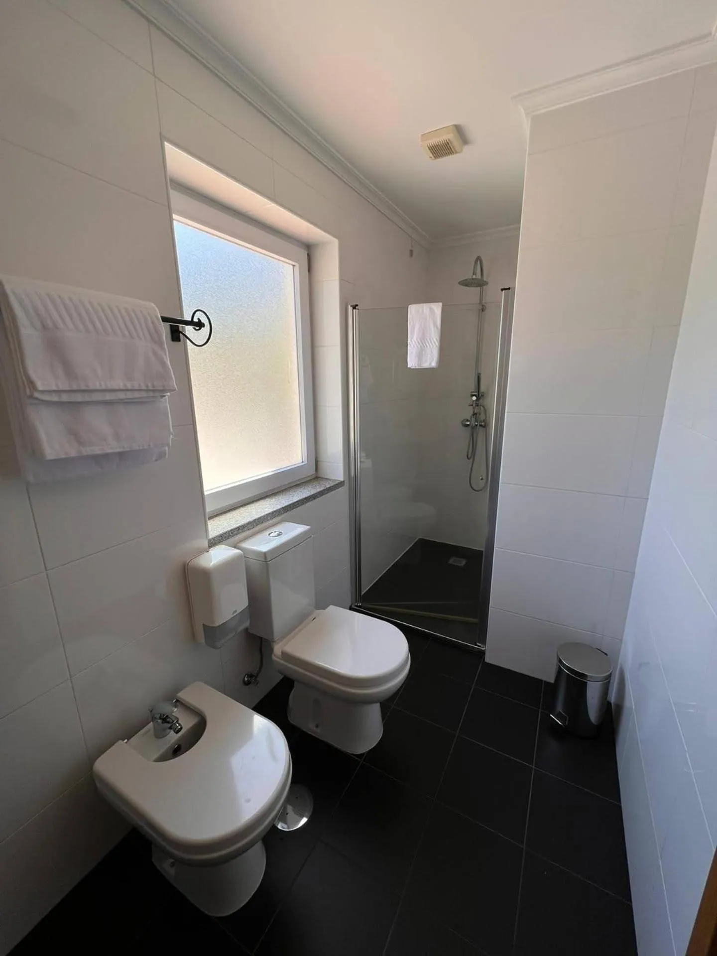 Toilet in Vale do Zêzere Hotel