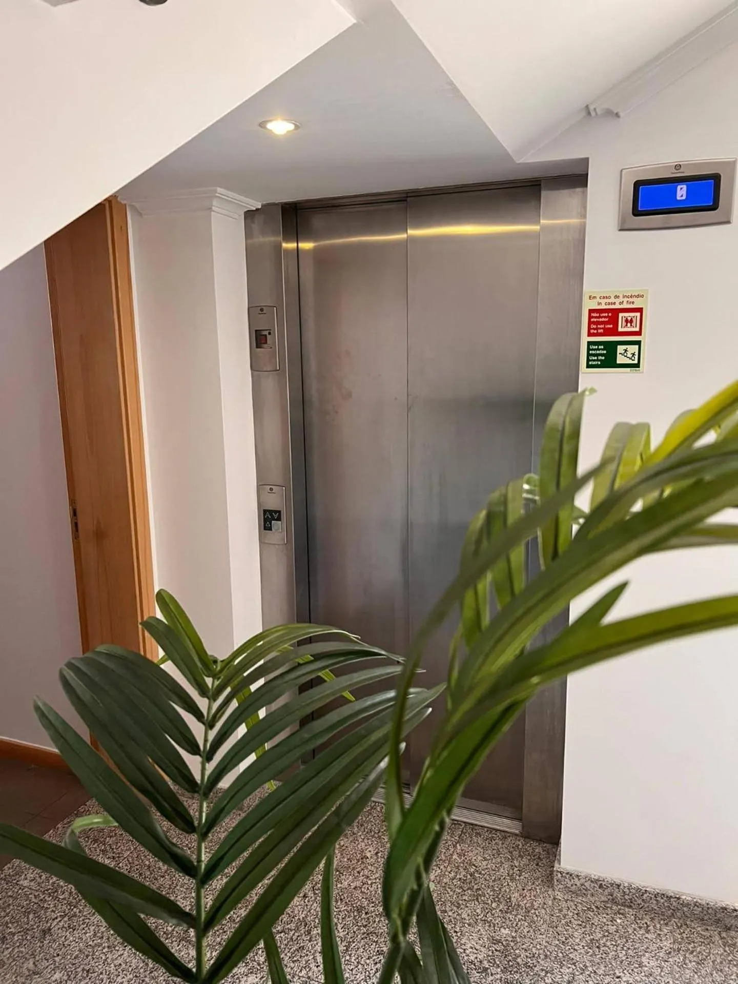 elevator in Vale do Zêzere Hotel