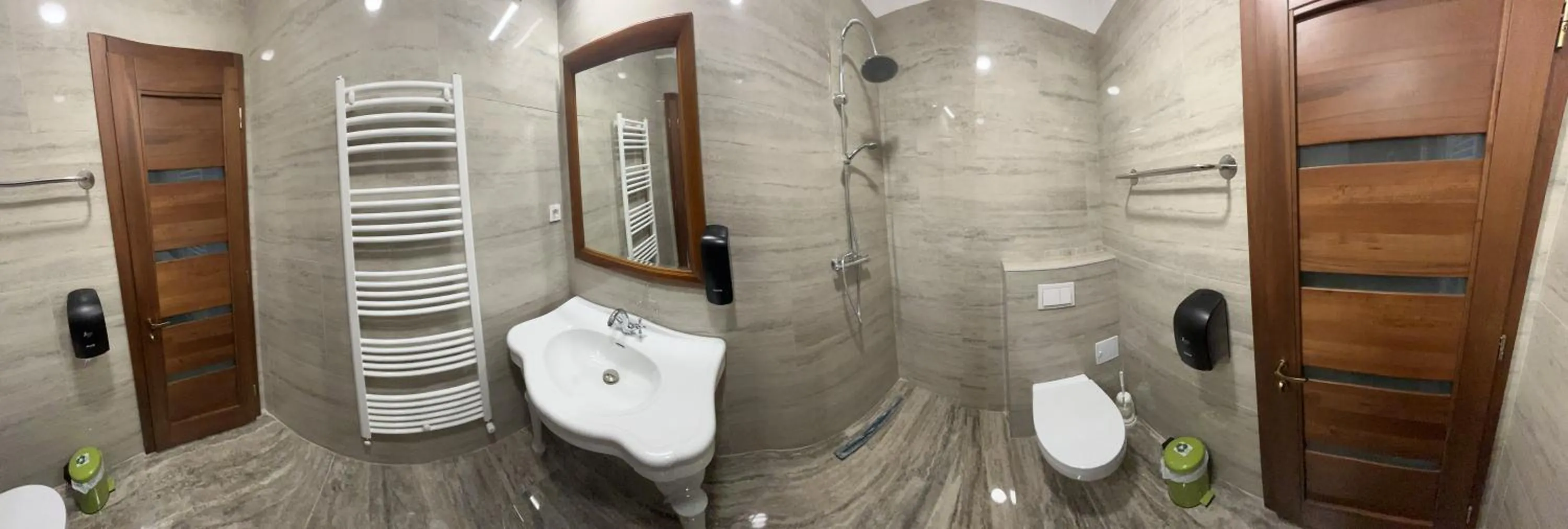Bathroom in Pensiunea View Cluj, panoramă superbă, liniște în natură, acces rapid la oraș