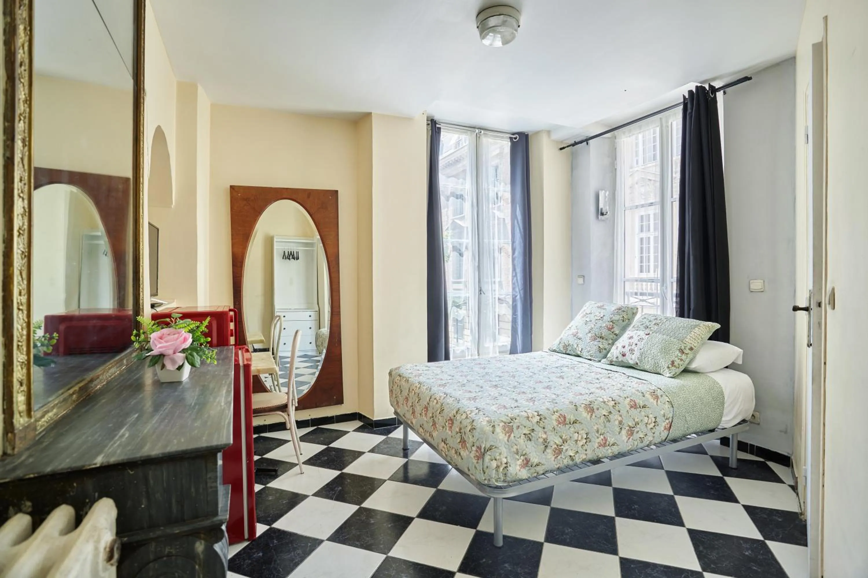 Photo of the whole room, Bed in Le Petit Borda