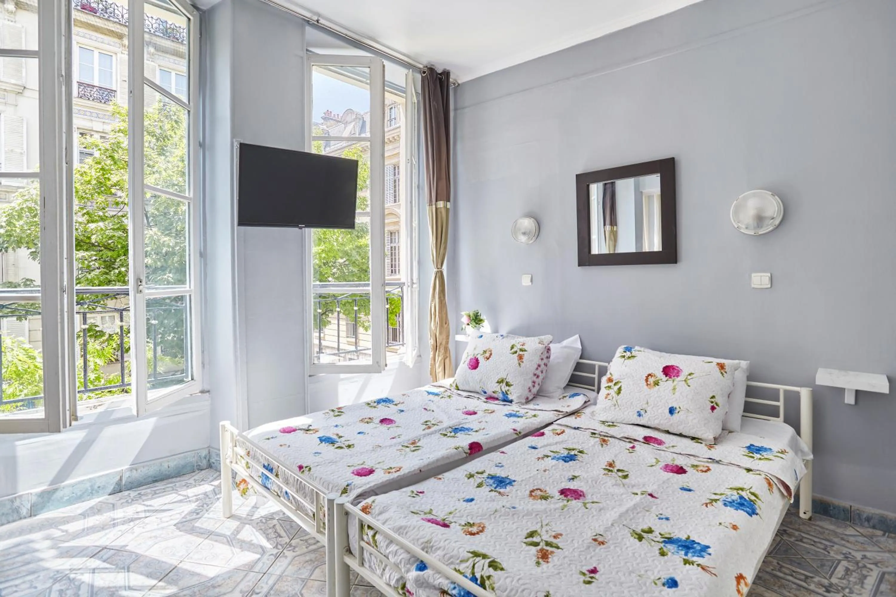 TV and multimedia, Bed in Le Petit Borda