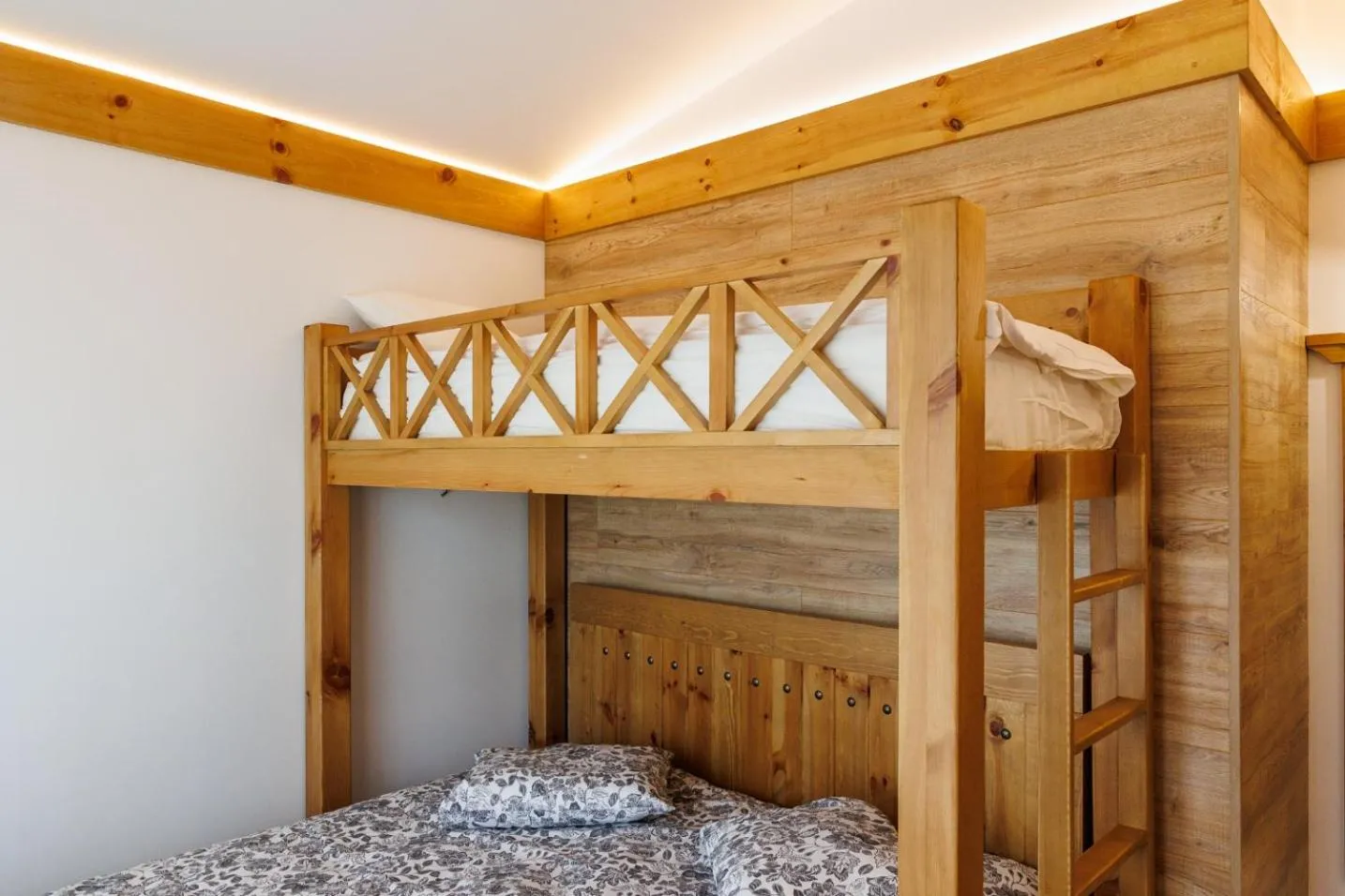 bunk bed, Bed in Villa Letizia & Raphael w Sauna near Pirin Golf Resort