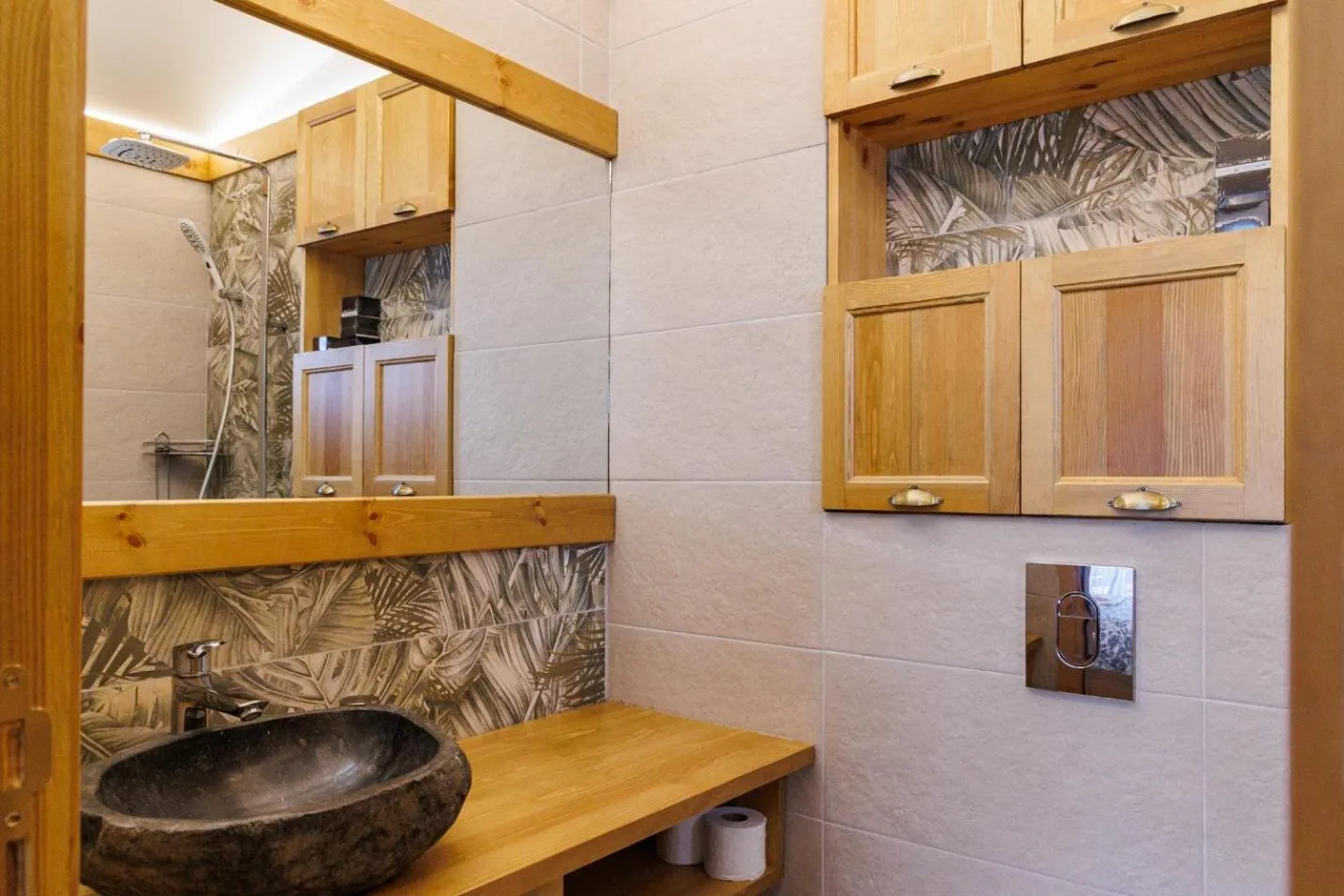 Bathroom in Villa Letizia & Raphael w Sauna near Pirin Golf Resort