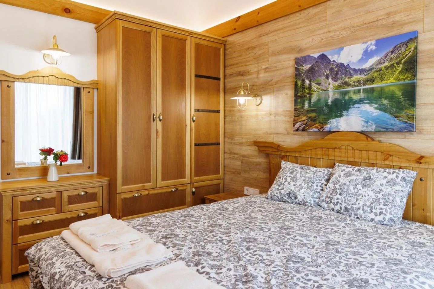 Photo of the whole room, Bed in Villa Letizia & Raphael w Sauna near Pirin Golf Resort