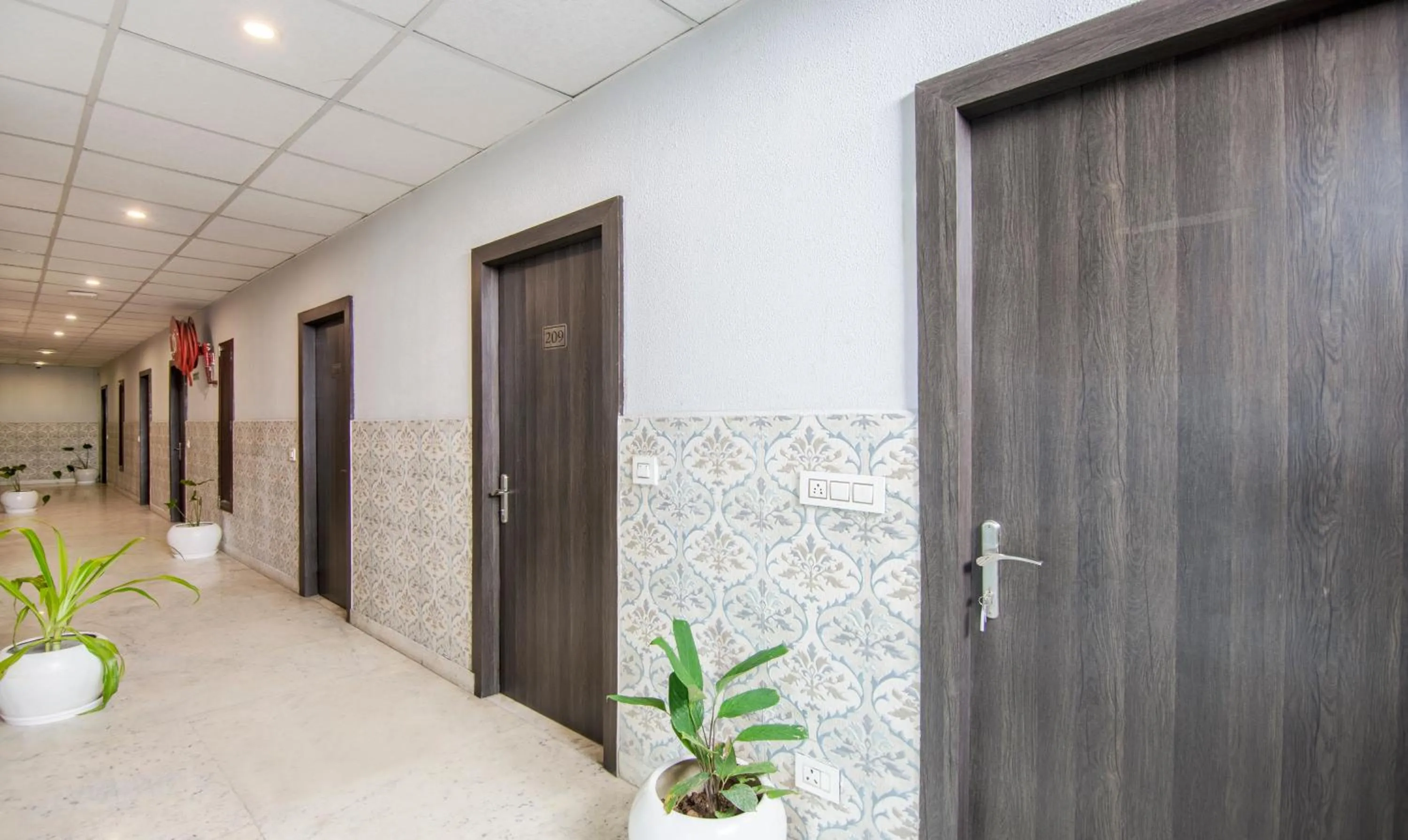 Lobby or reception in Treebo Trinetar International