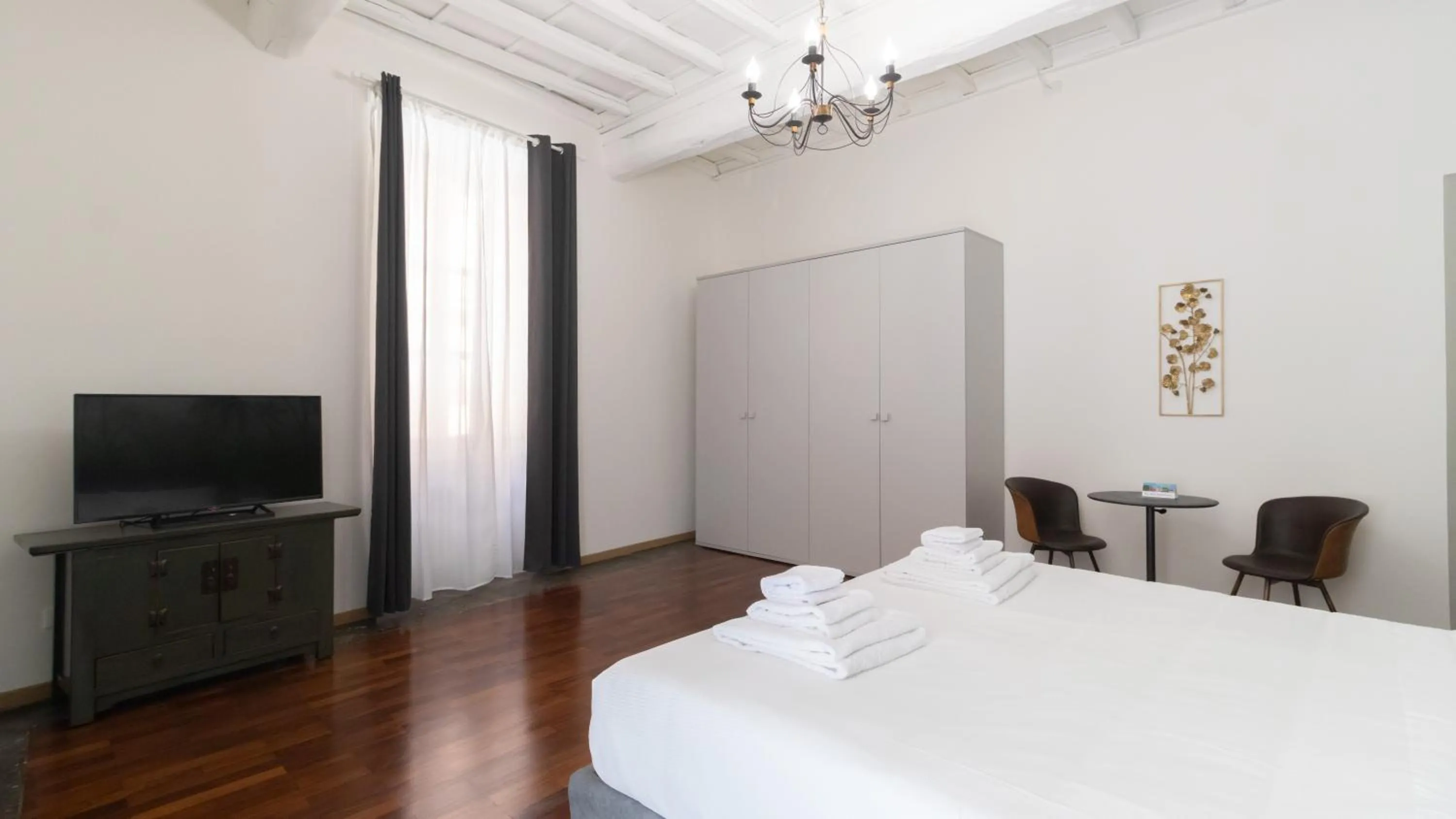 Bed in Italianway Collection - Barberini Elegantia Apartments Roma
