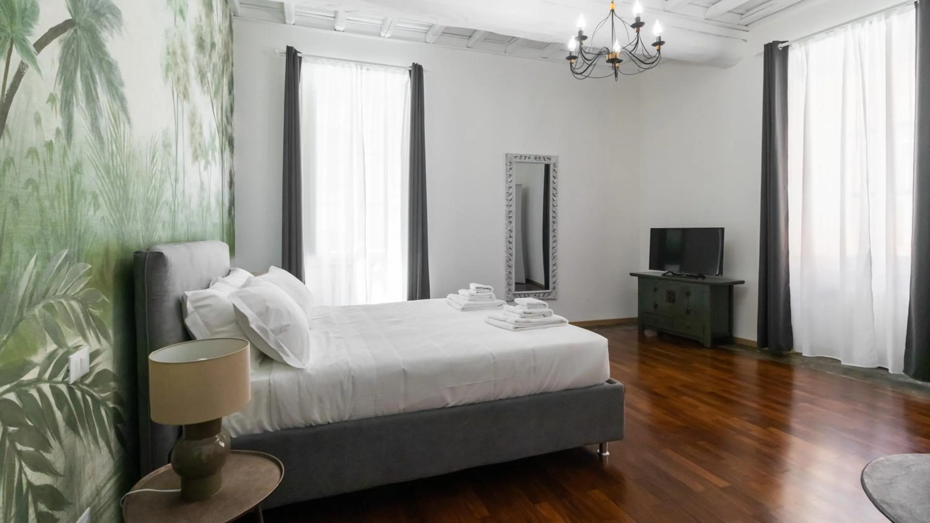 Bed in Italianway Collection - Barberini Elegantia Apartments Roma