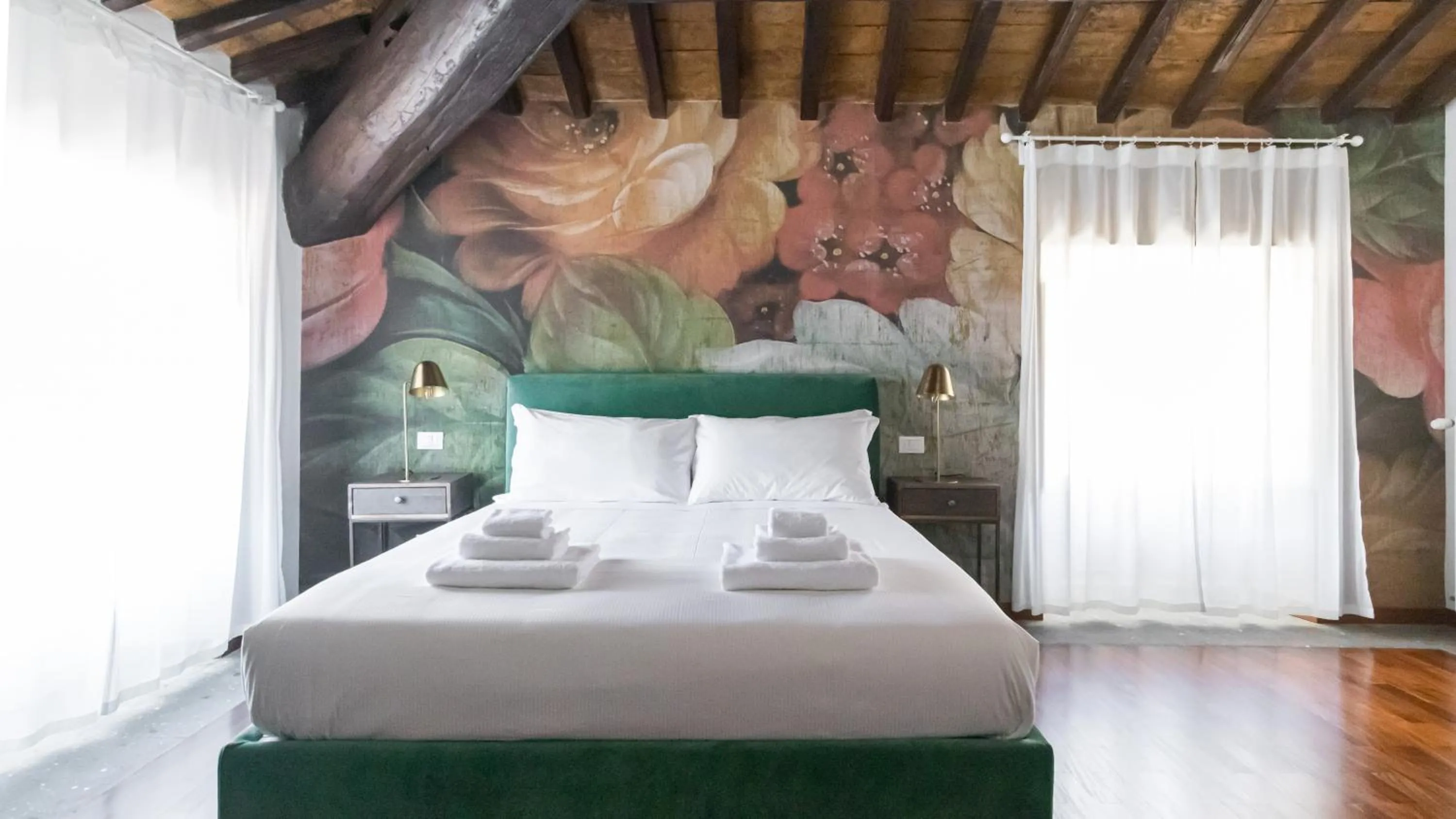 Bed in Italianway Collection - Barberini Elegantia Apartments Roma