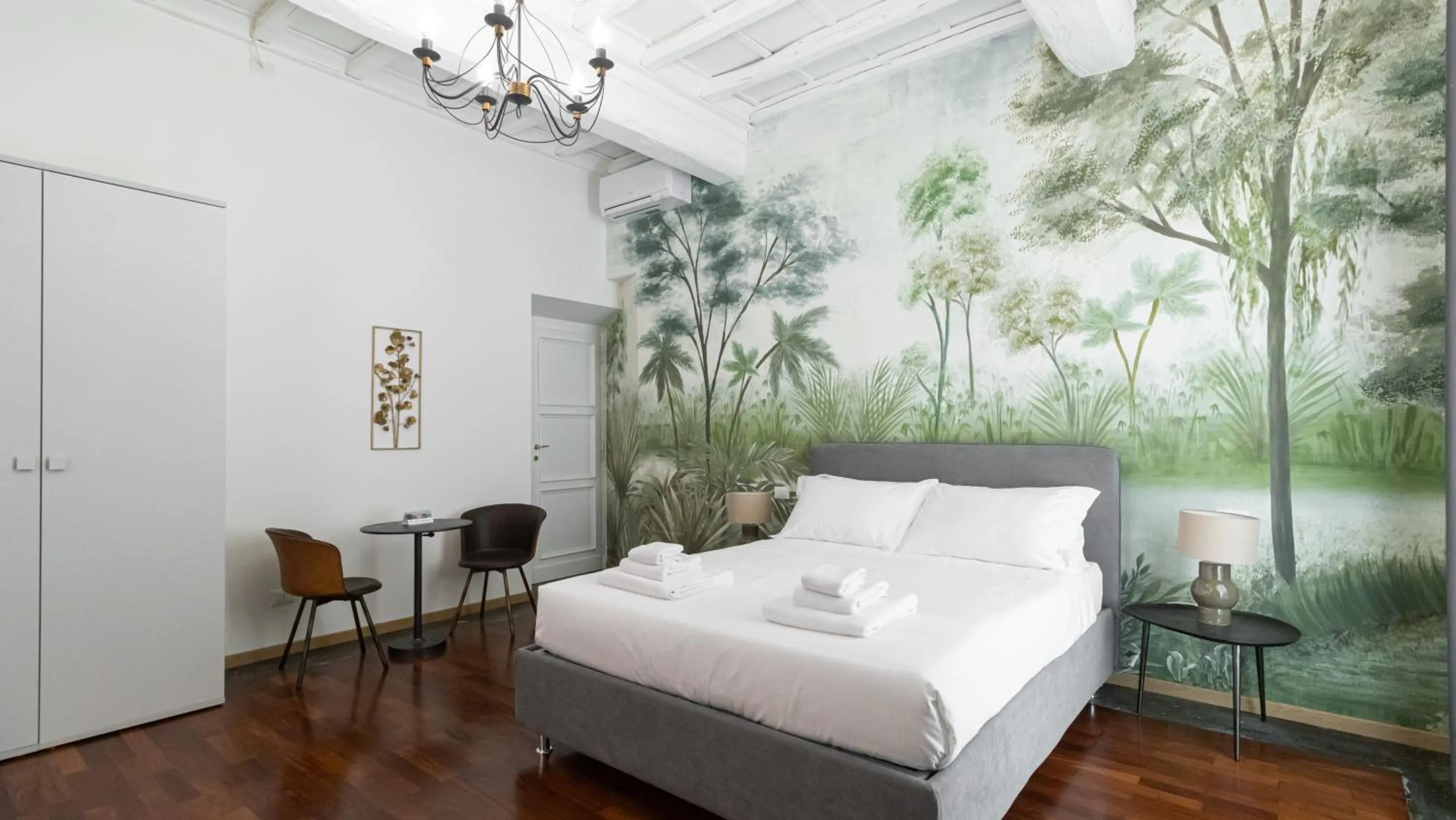 Bedroom, Bed in Italianway Collection - Barberini Elegantia Apartments Roma