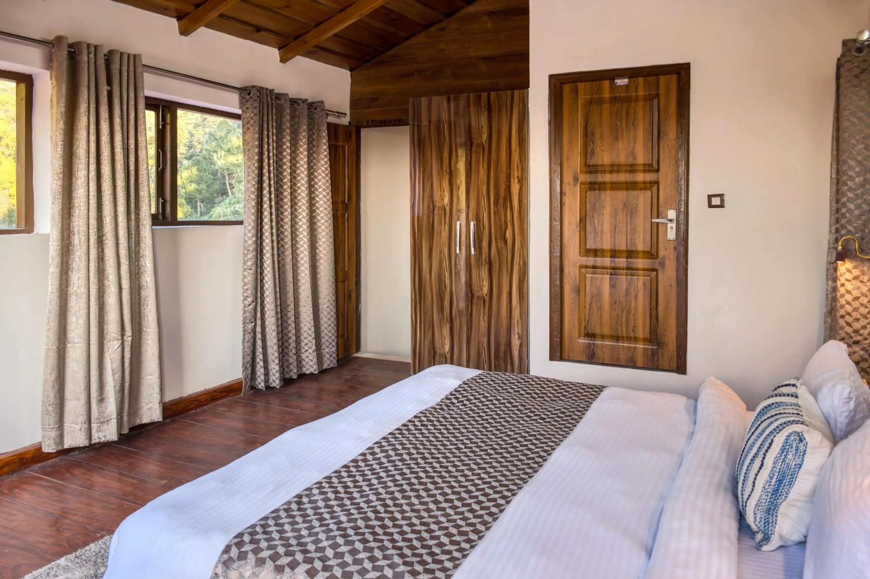 Bed in The Frostwood Resort