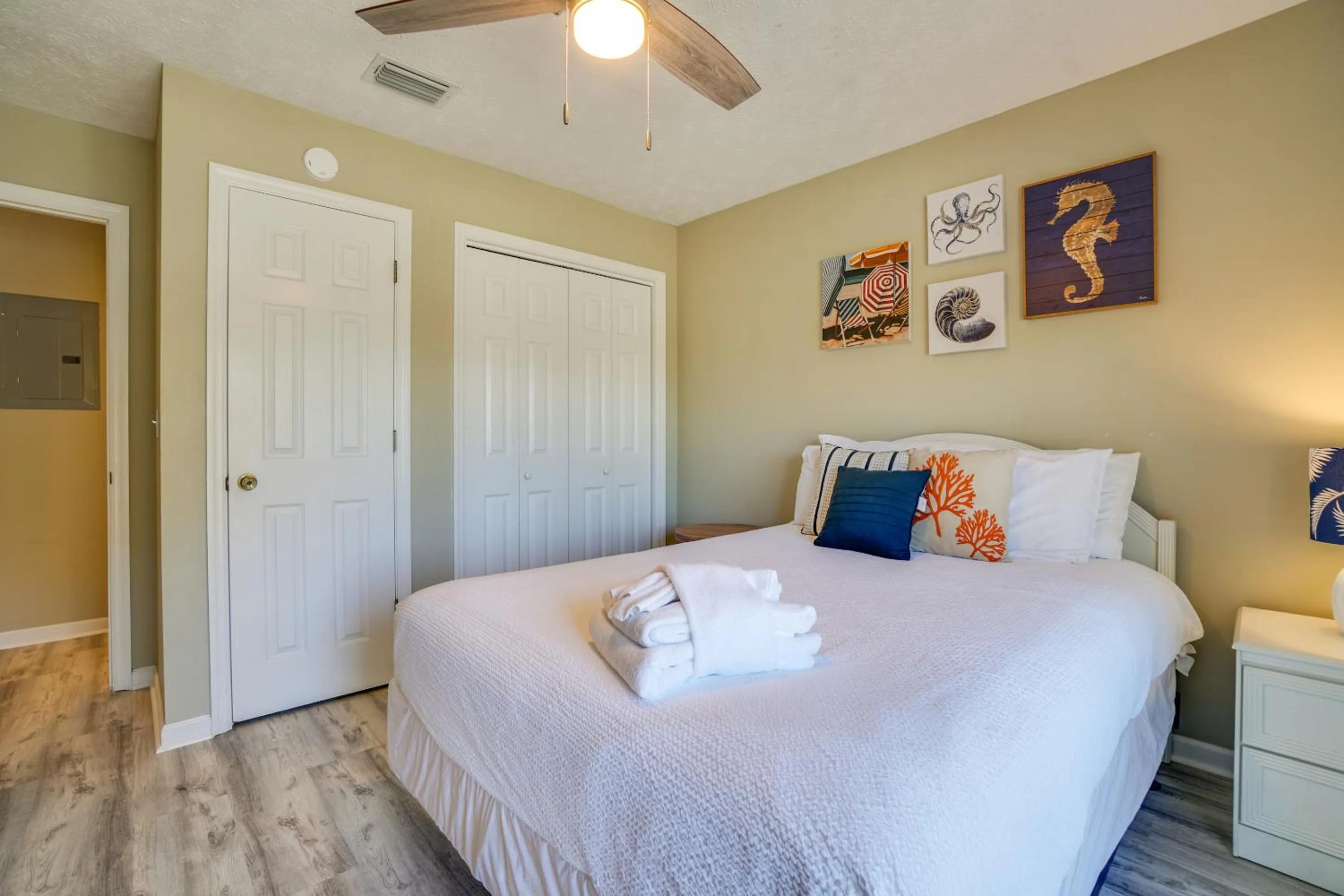 Bed in Peachtree Place Condominiums by Panhandle Getaways