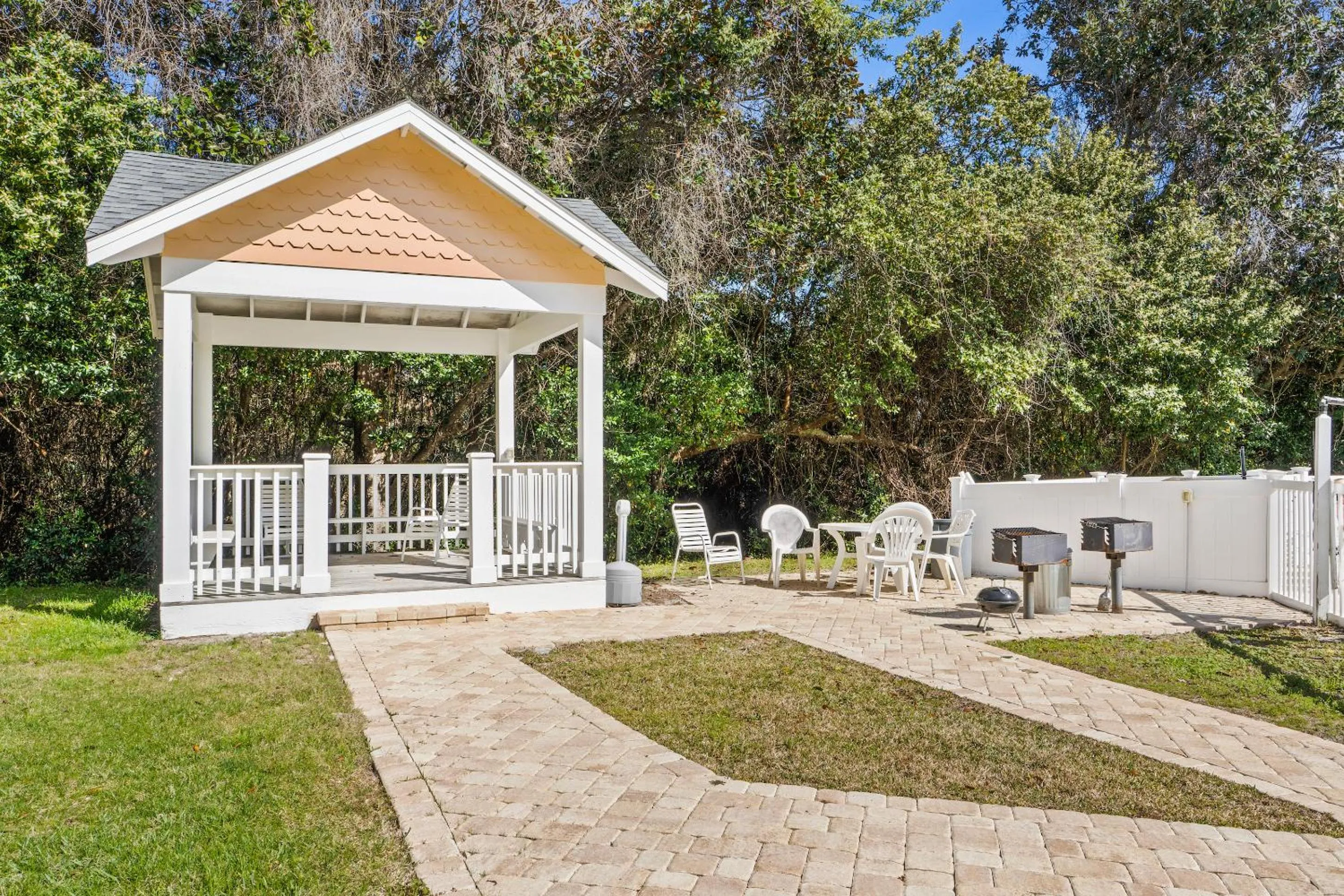 Patio in Peachtree Place Condominiums by Panhandle Getaways