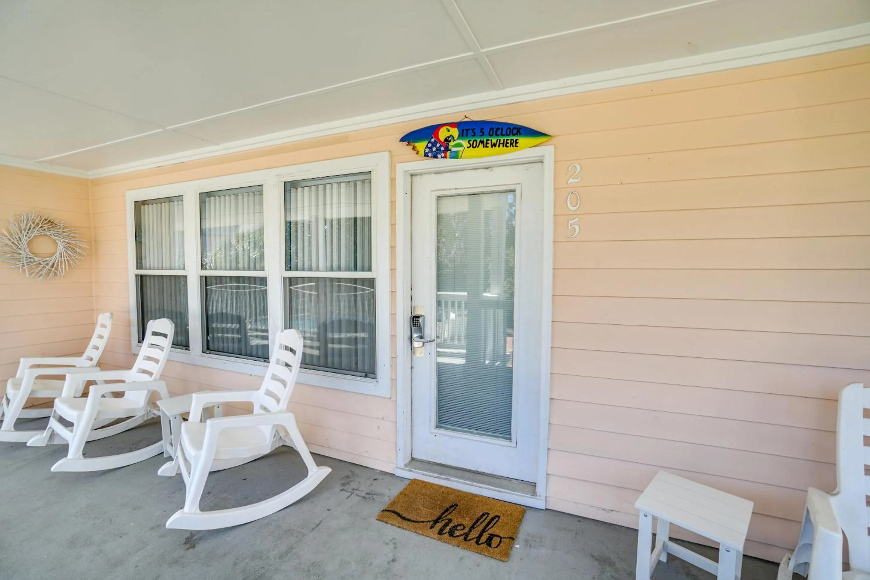 Property building in Peachtree Place Condominiums by Panhandle Getaways