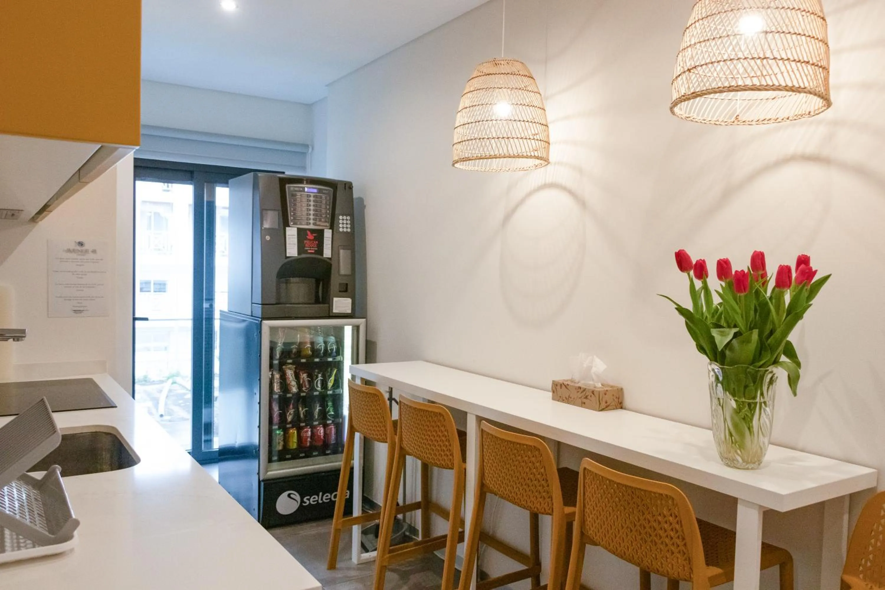 Communal kitchen in Avenue 41 Guest House