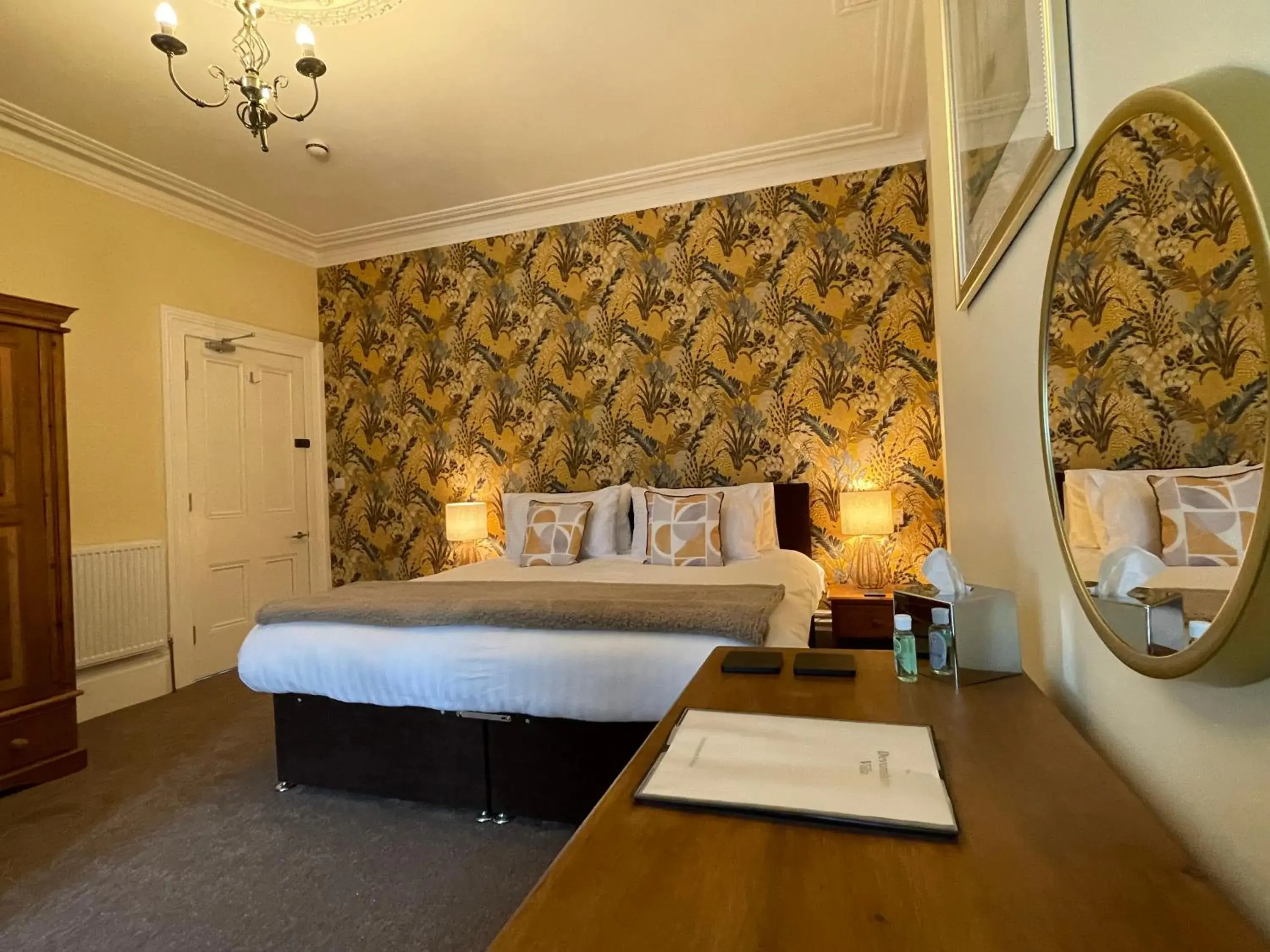 Double or Twin Room in The Devonshire Villa Double or Twin Room in The Devonshire Villa
