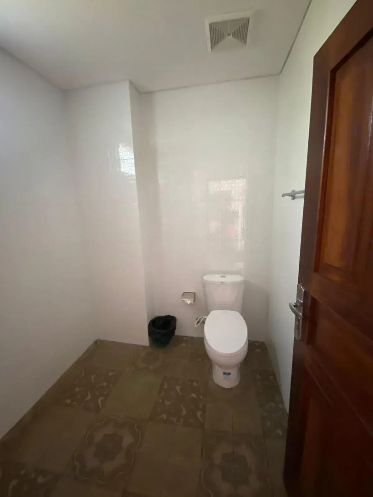 Toilet in Dede Cottage Ubud Toilet in Dede Cottage Ubud