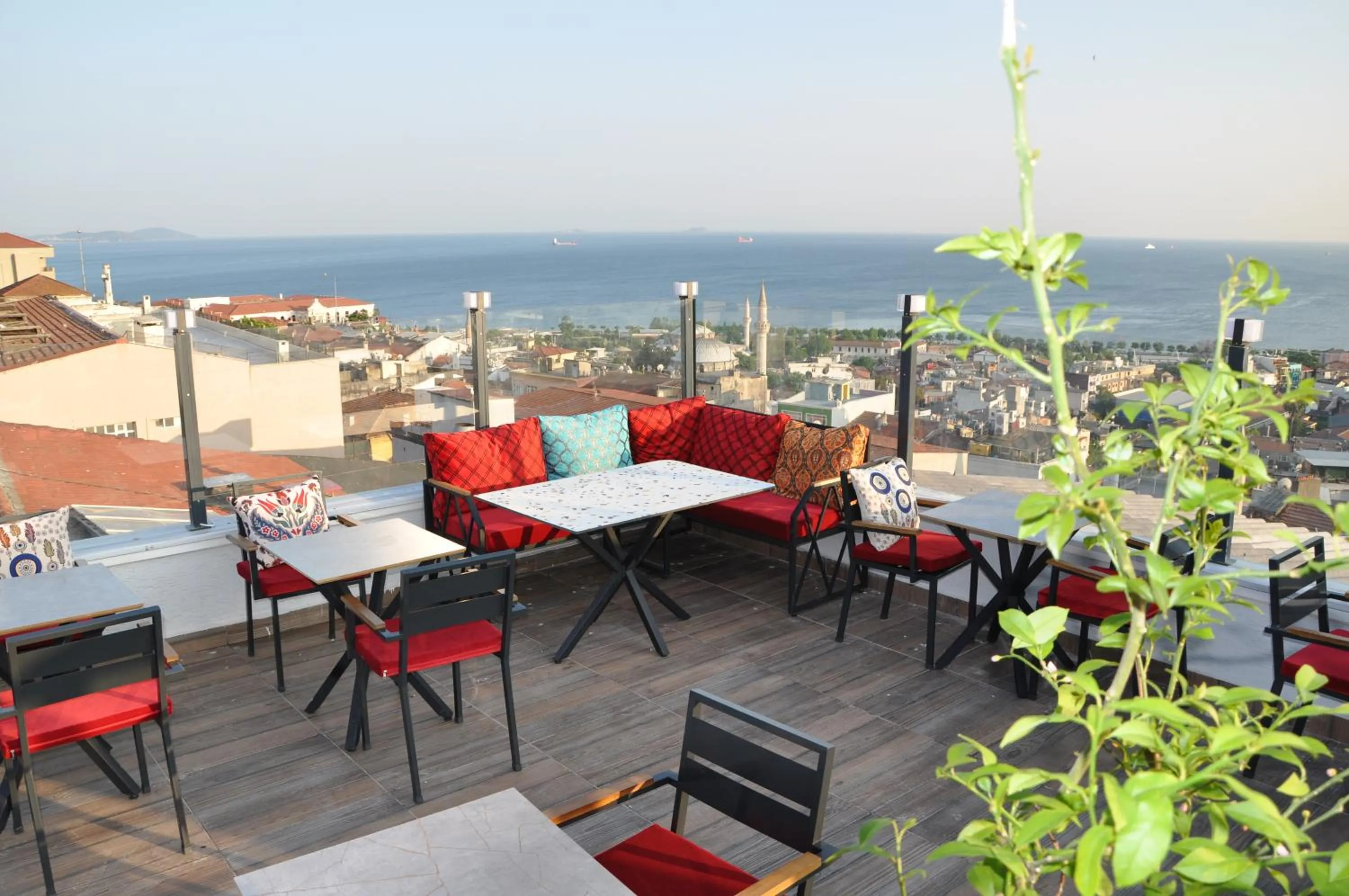 Restaurant/places to eat in Olimpic Hotel