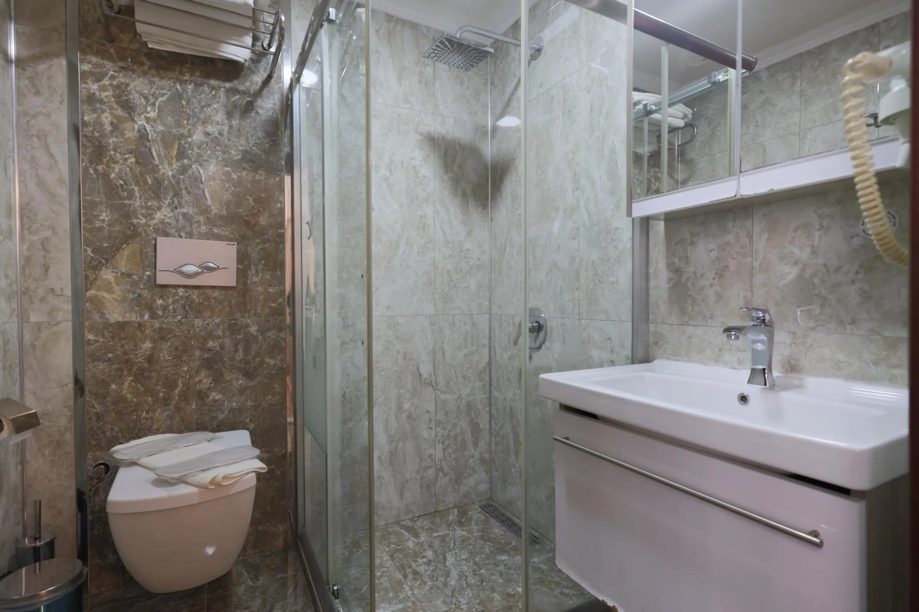 Bathroom in Olimpic Hotel