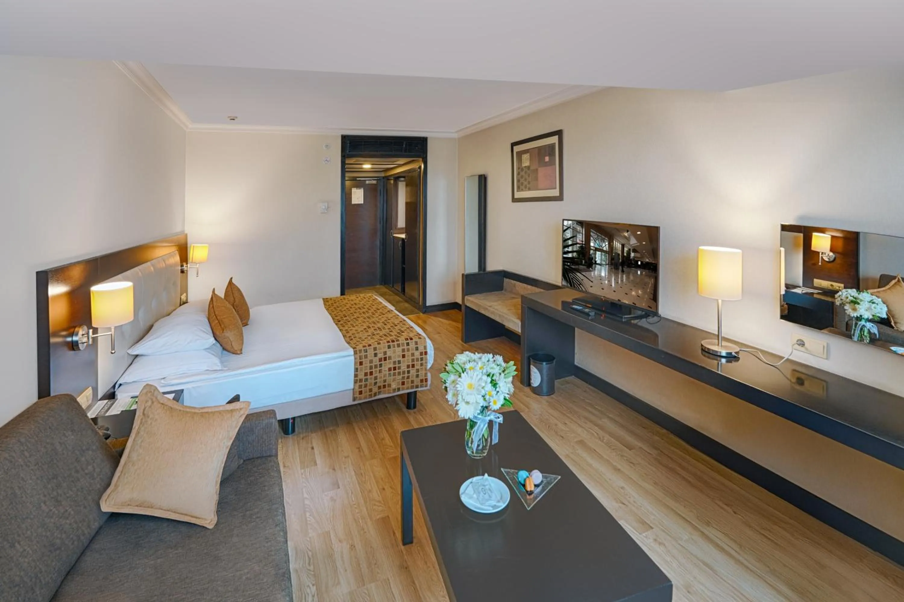 Bedroom, Bed in Eresin Hotels Topkapı