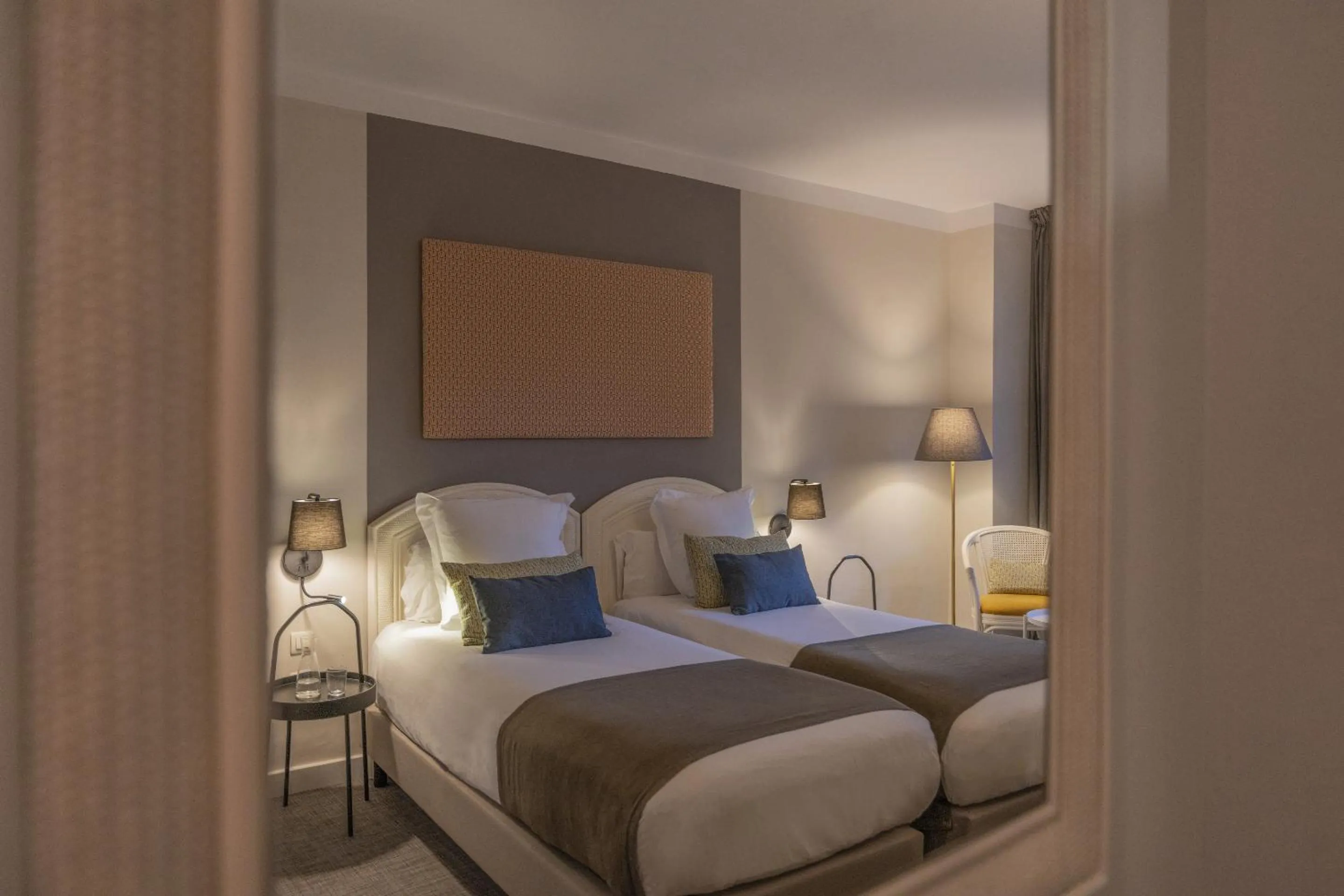 Photo of the whole room, Bed in Hotel San Telmo