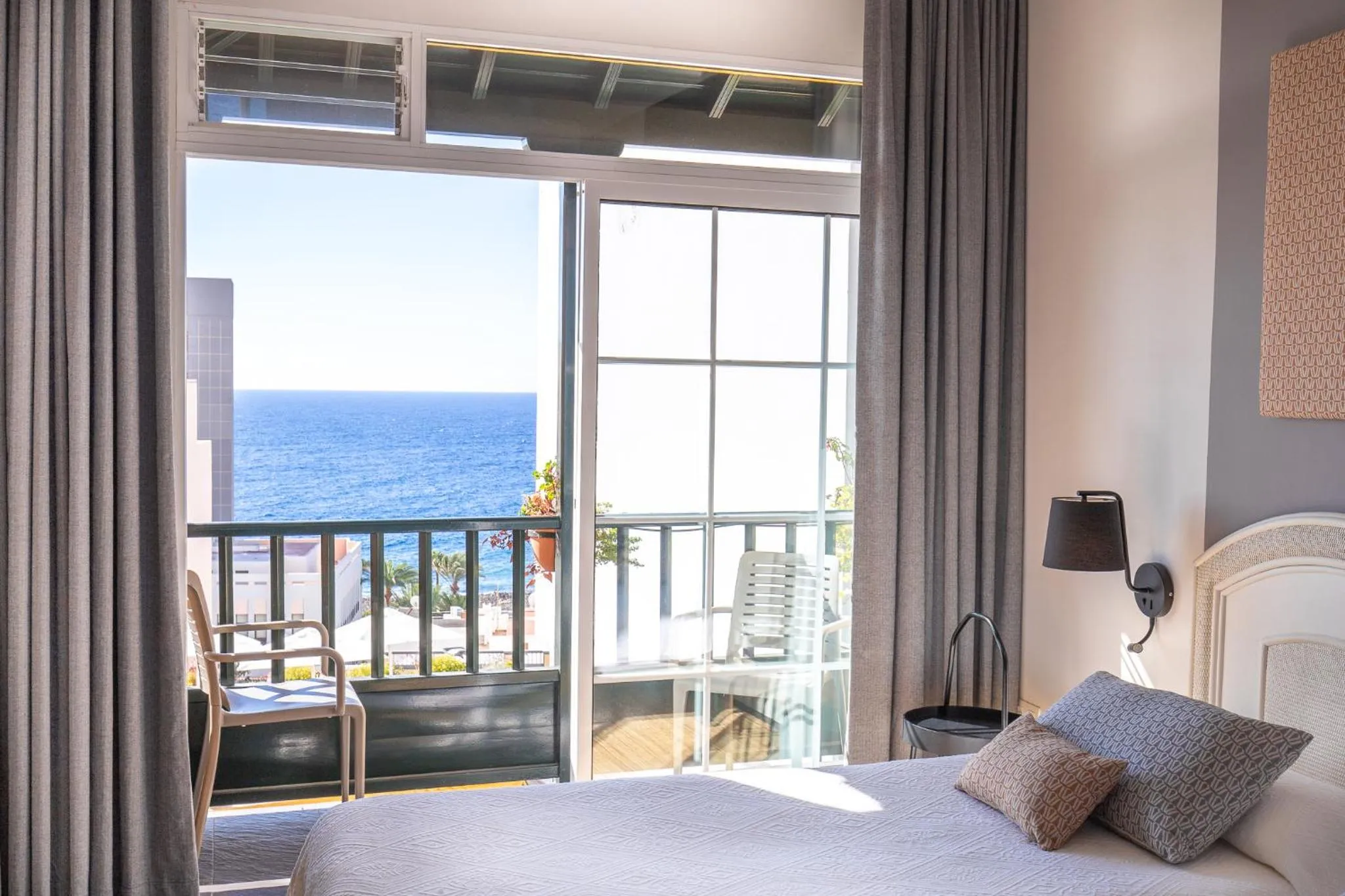 Photo of the whole room, Bed in Hotel San Telmo