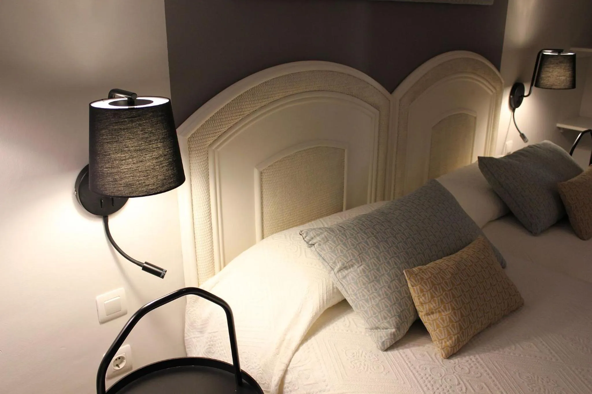 Photo of the whole room, Bed in Hotel San Telmo