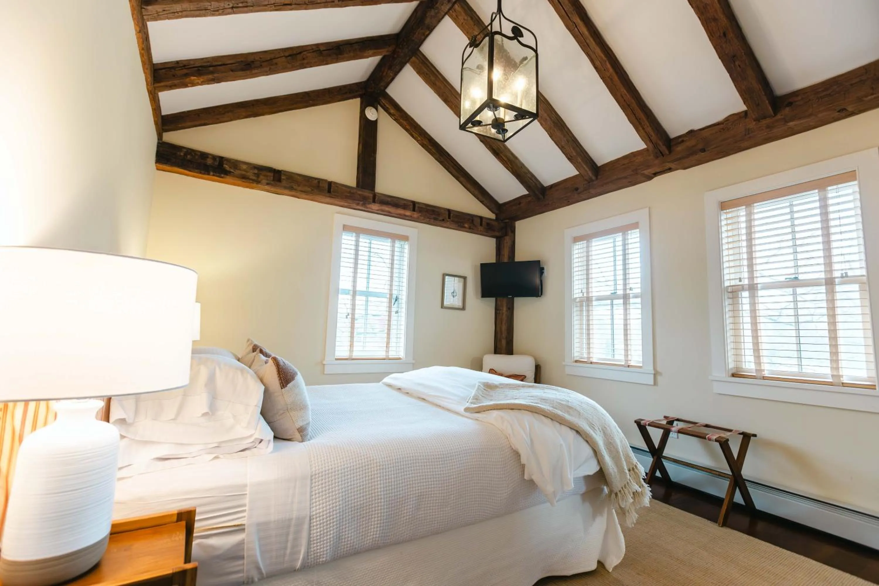 Bedroom, Bed in Hill Farm Inn - Manchester