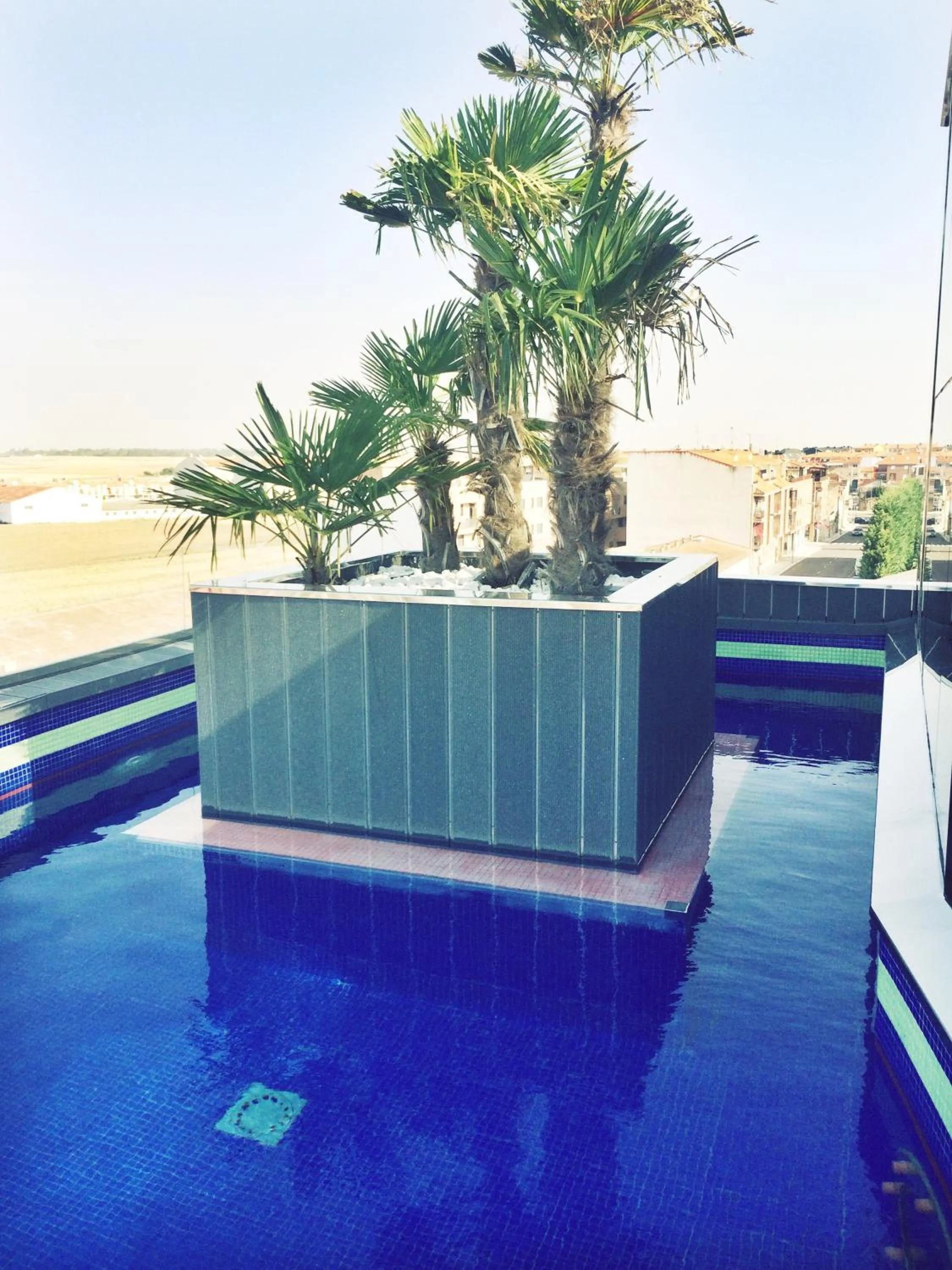 Pool view in Resotel