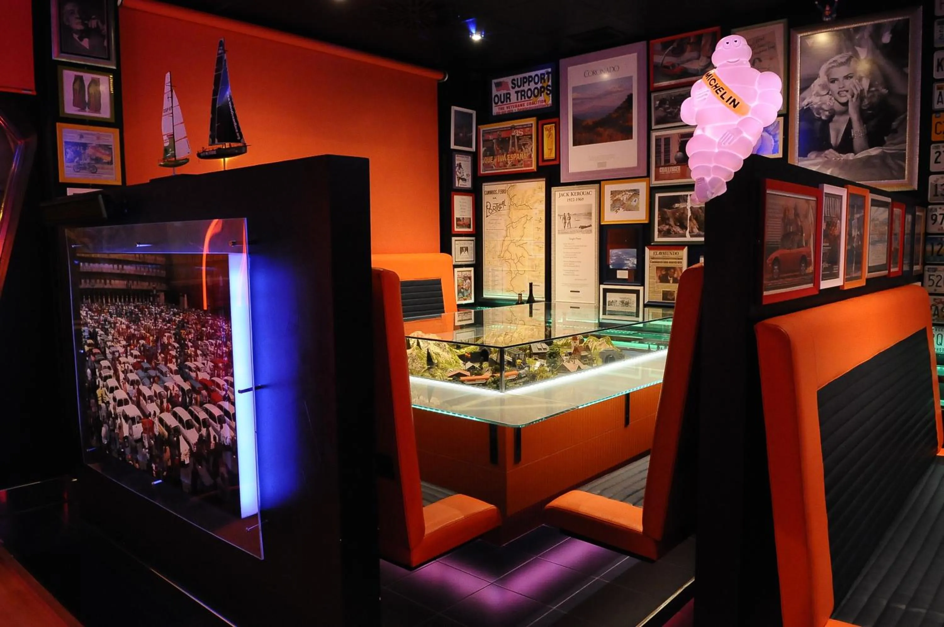 Restaurant/places to eat in Resotel