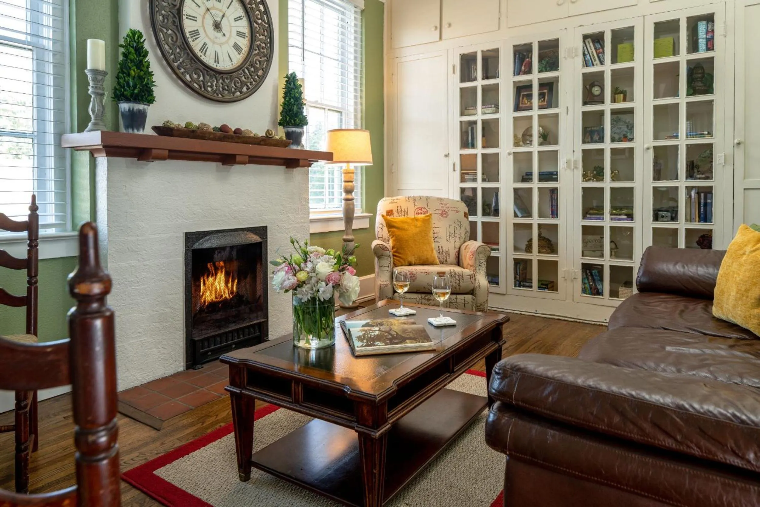 Communal lounge/ TV room in Magnolia Manor and Chapel