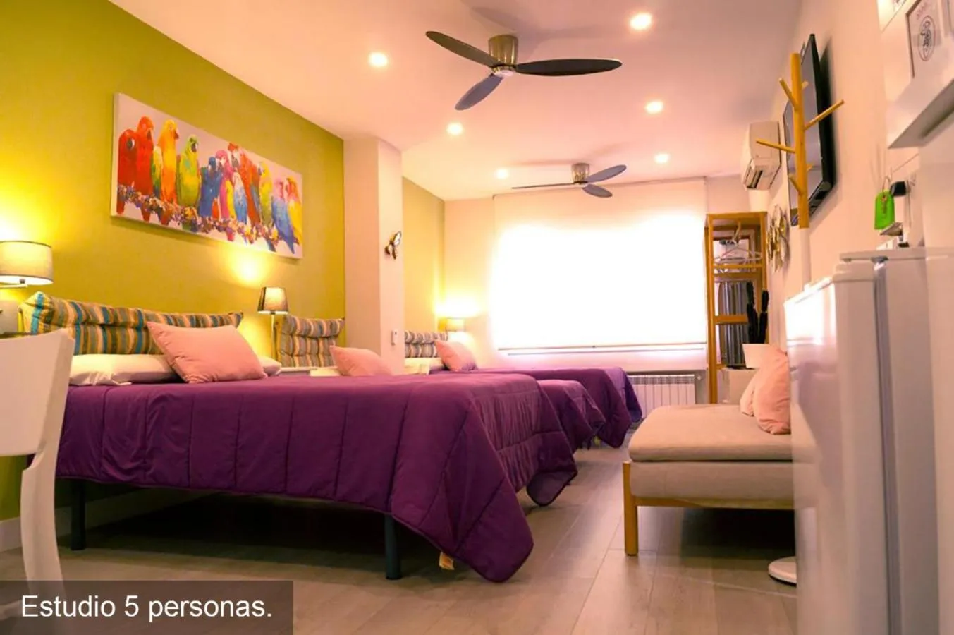 Photo of the whole room, Bed in Chueca - Room Apartments