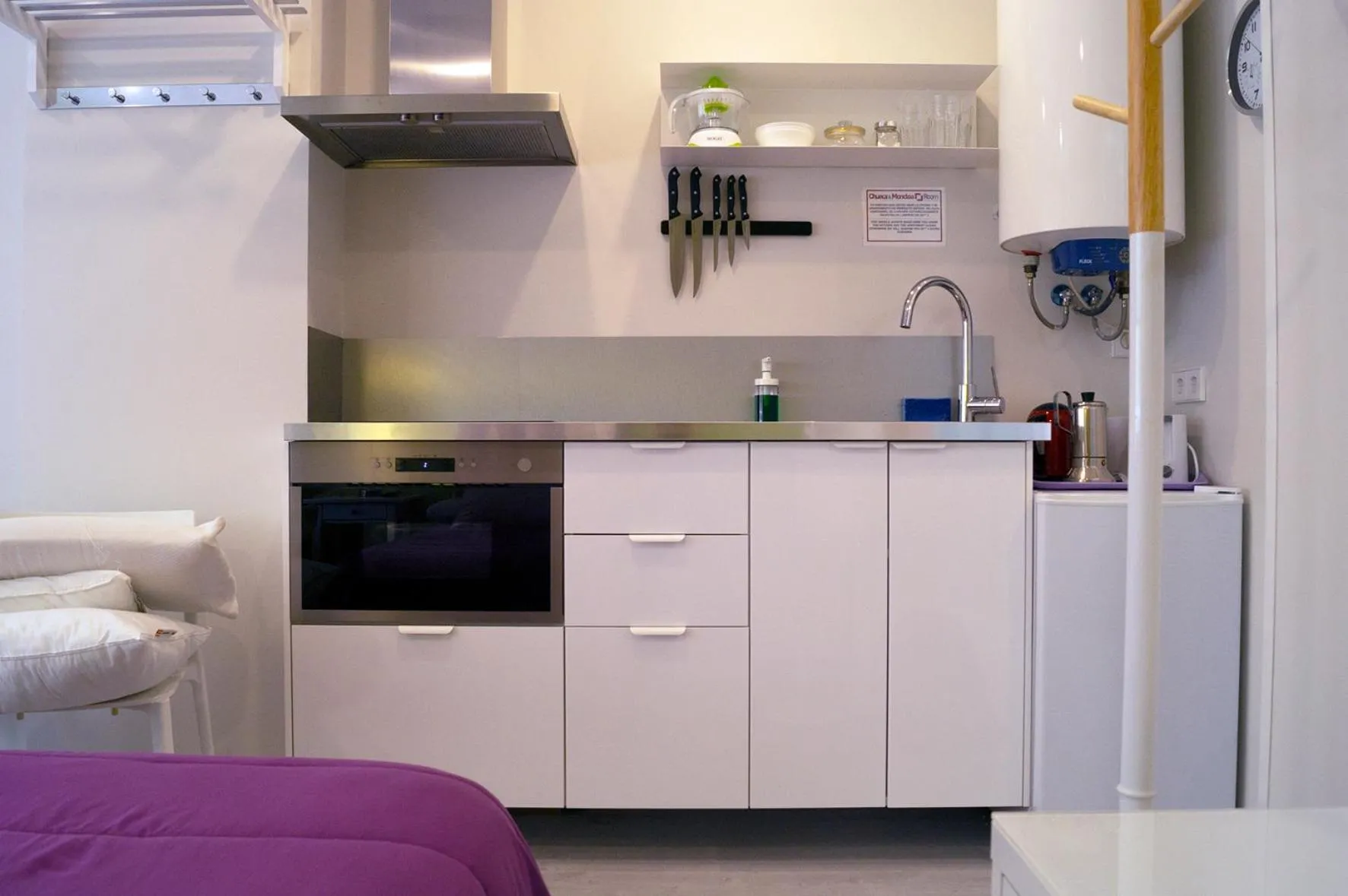 Kitchen or kitchenette, Bed in Chueca - Room Apartments