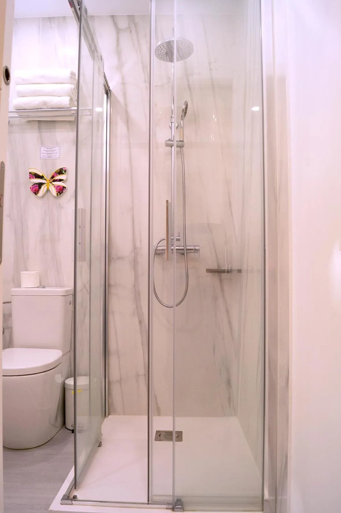 Bathroom in Chueca - Room Apartments