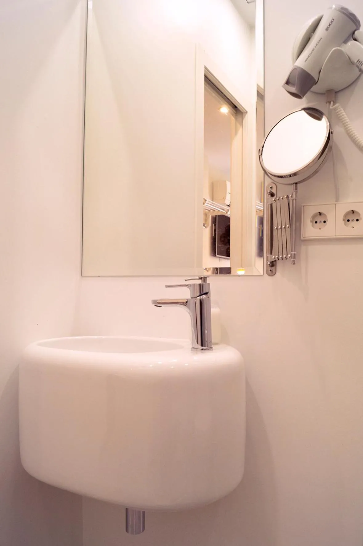 Bathroom in Chueca - Room Apartments