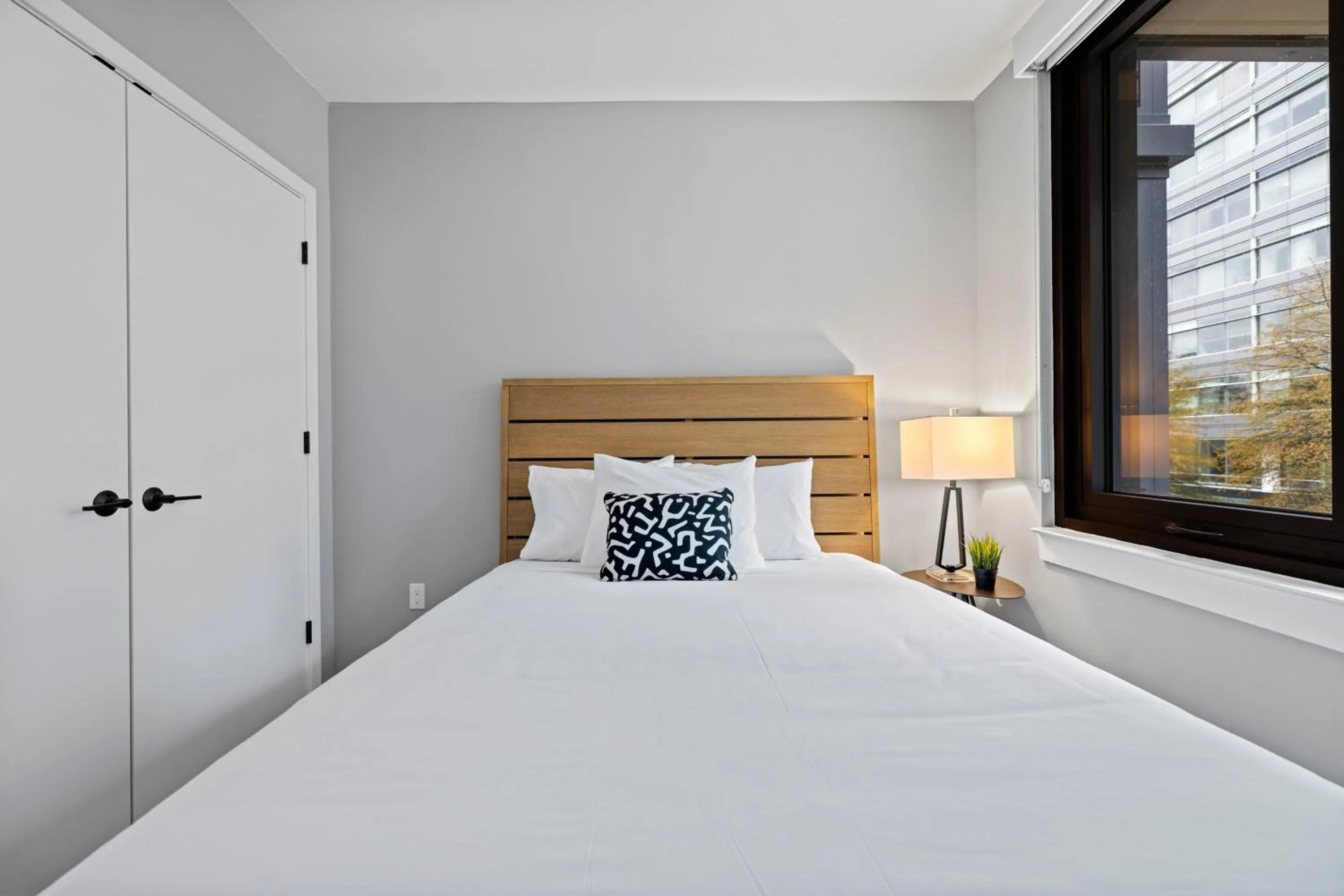 Bed in Coda on Half, a Placemakr Experience - Navy Yard