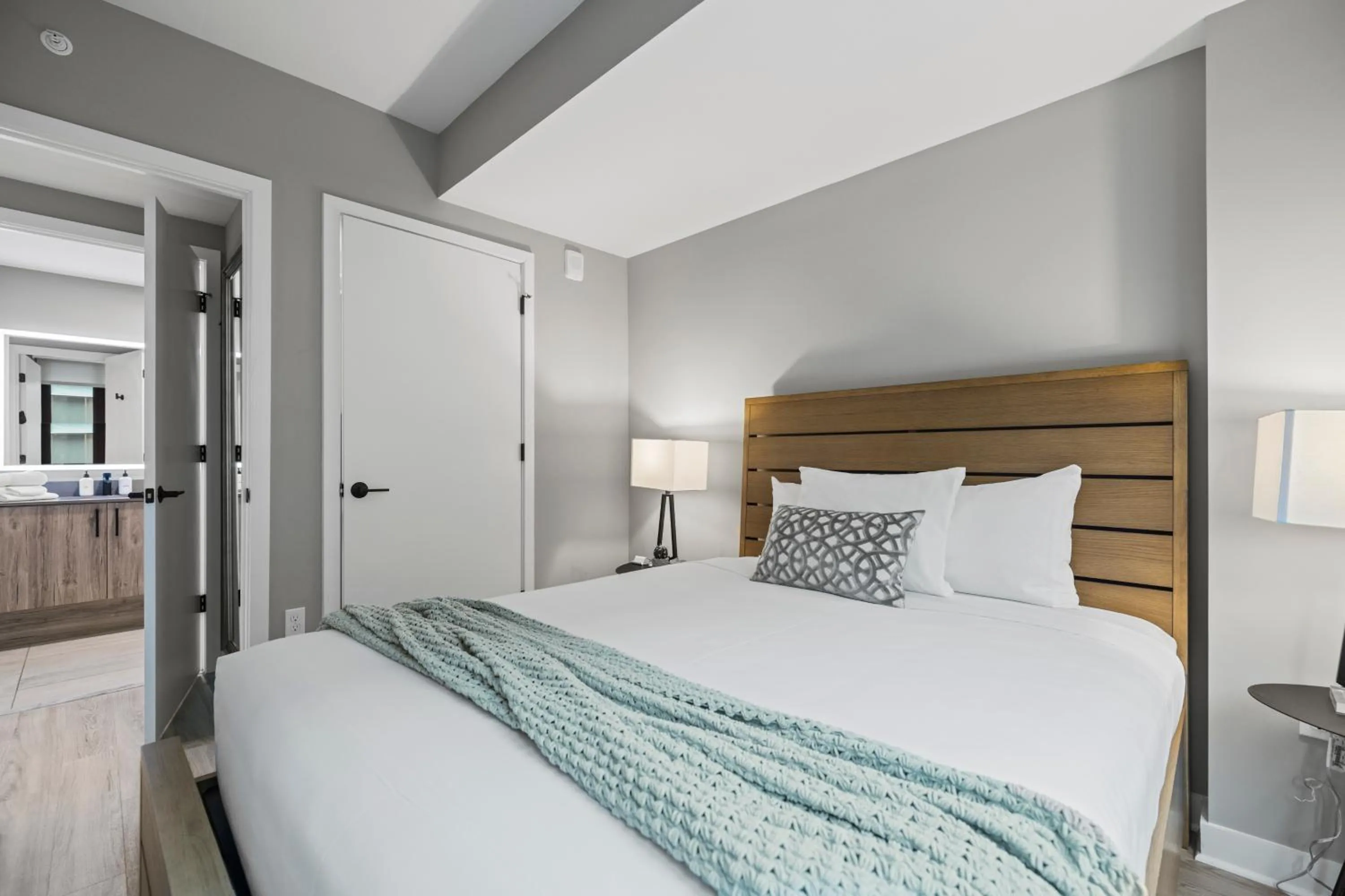 Bed in Coda on Half, a Placemakr Experience - Navy Yard