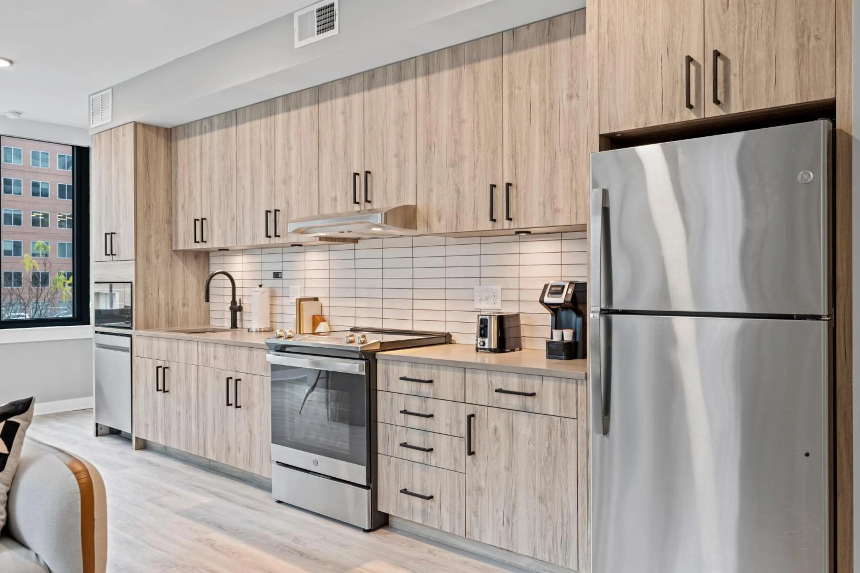 Kitchen or kitchenette in Coda on Half, a Placemakr Experience - Navy Yard