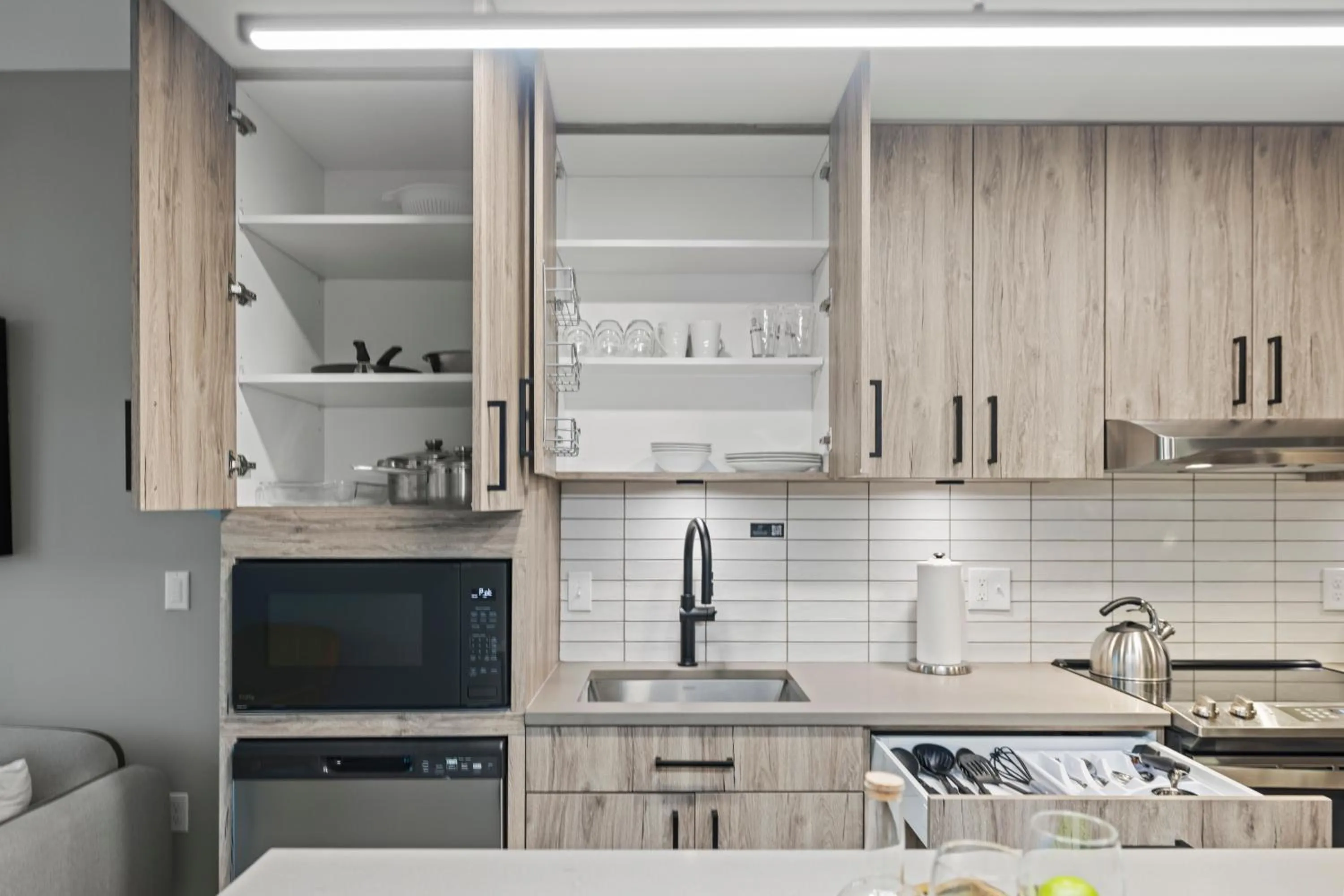 Kitchen or kitchenette in Coda on Half, a Placemakr Experience - Navy Yard