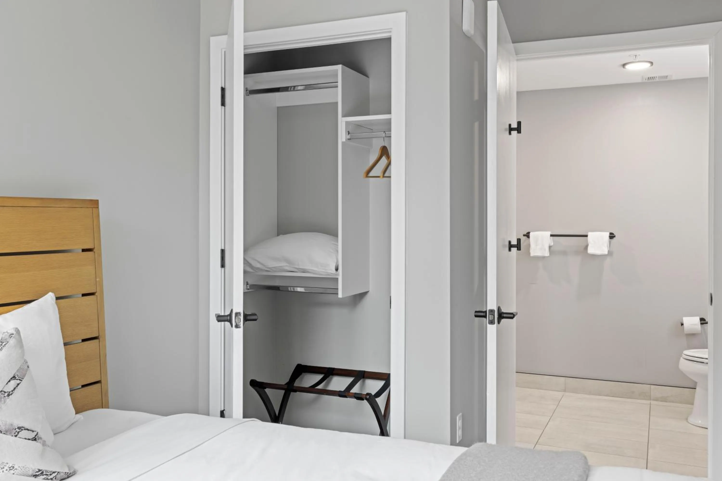 Bedroom, Bed in Coda on Half, a Placemakr Experience - Navy Yard