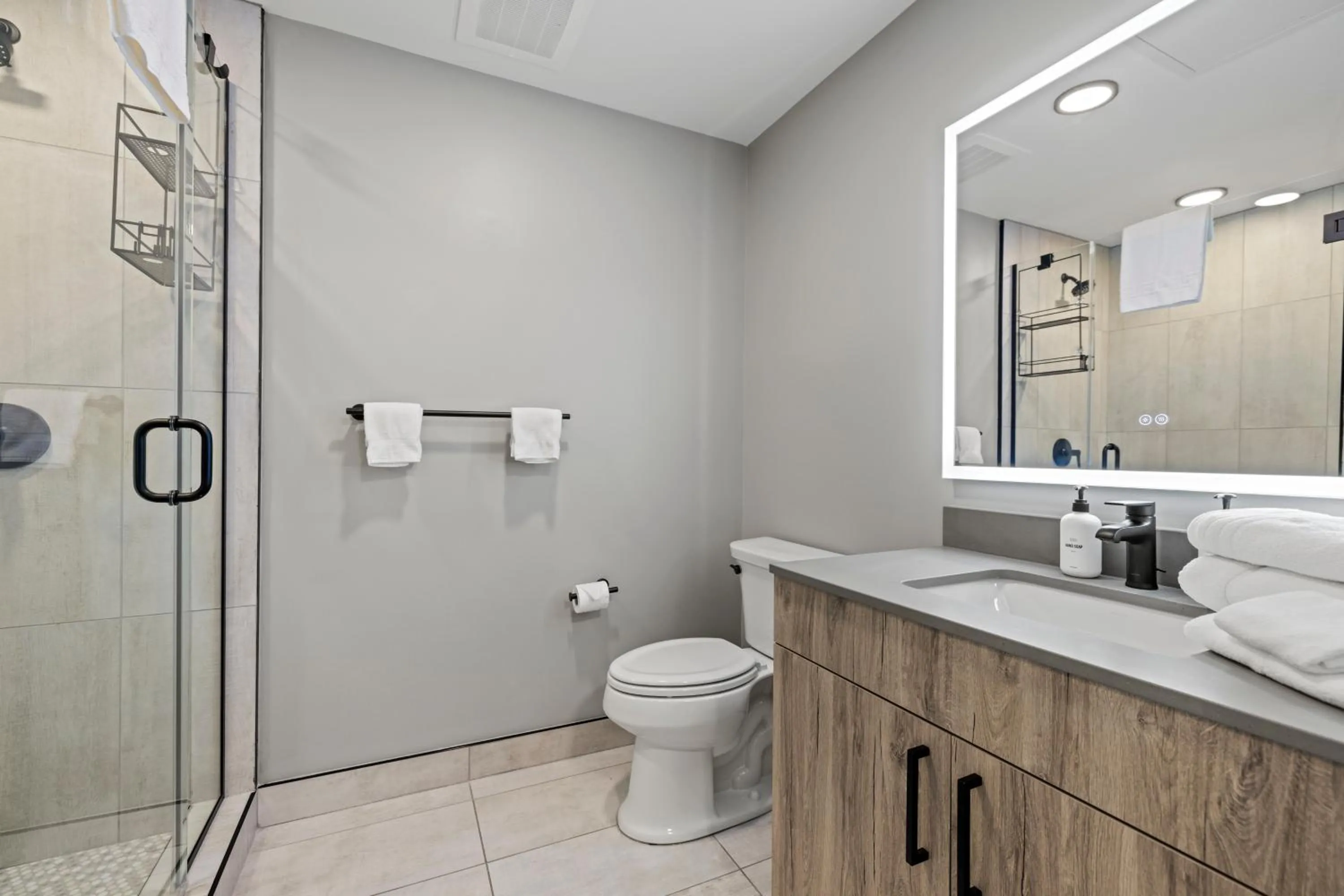 Shower in Coda on Half, a Placemakr Experience - Navy Yard