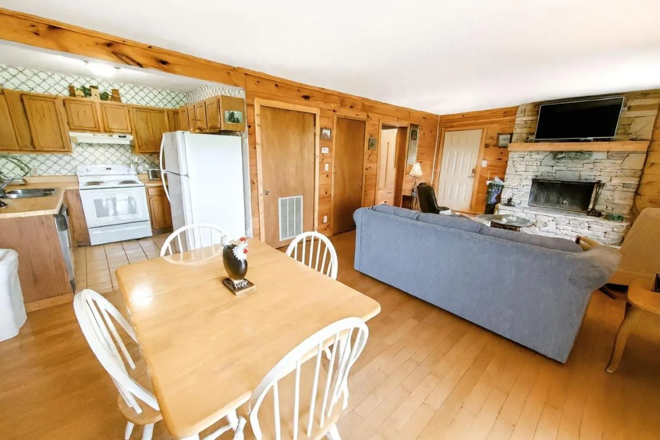 Coffee/tea facilities in FREE Tickets-Mountain Ridge 2 King Bedrooms, Hot Tub, Mountain Views