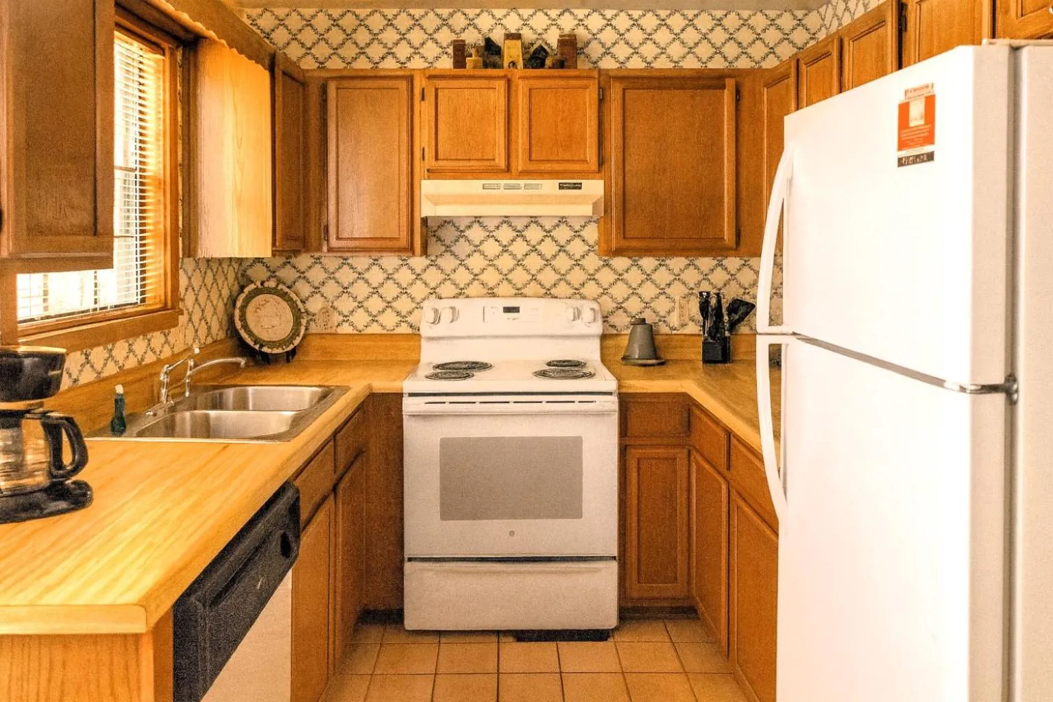 Coffee/tea facilities in FREE Tickets-Mountain Ridge 2 King Bedrooms, Hot Tub, Mountain Views