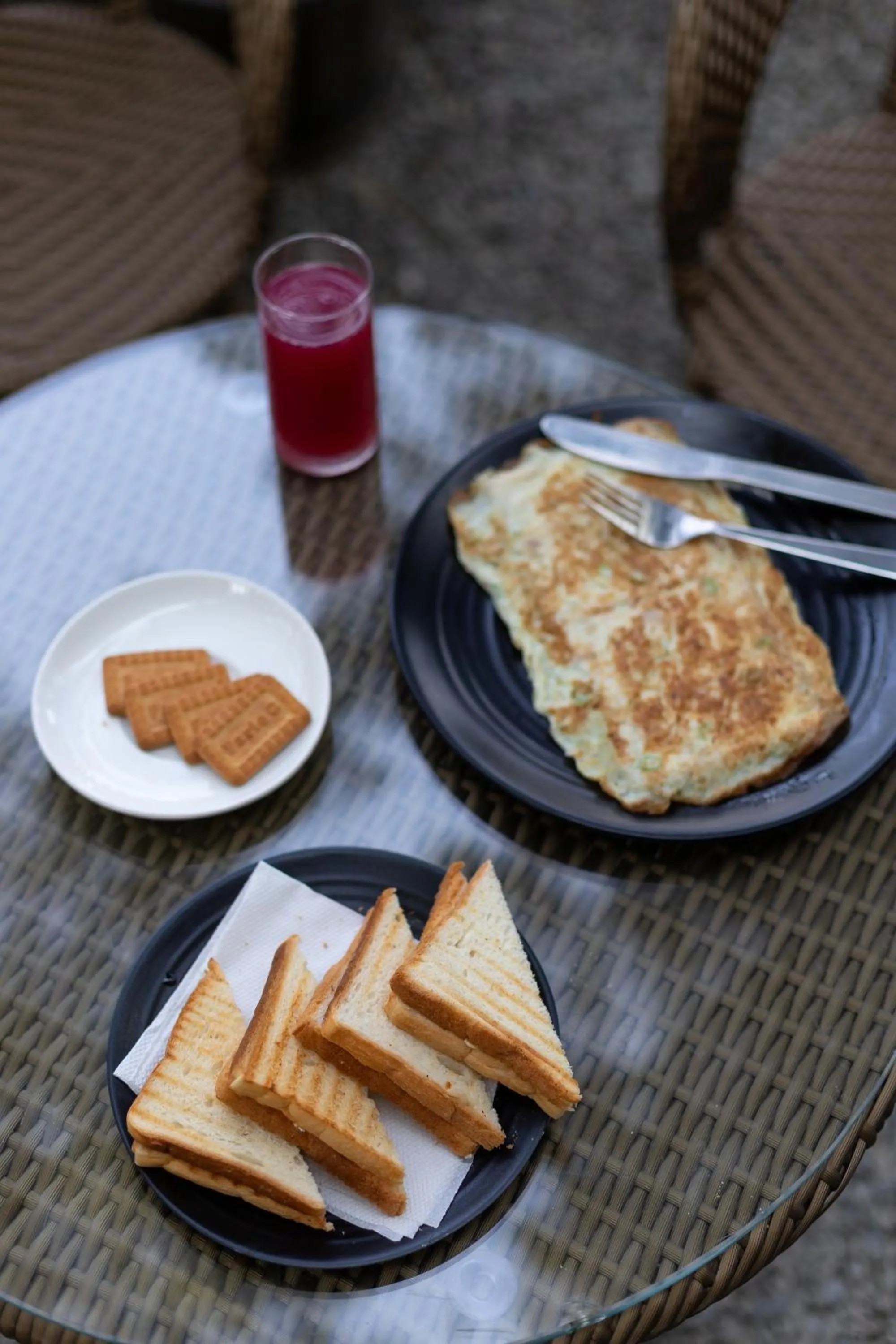 Restaurant/places to eat in Hotel LA Eden