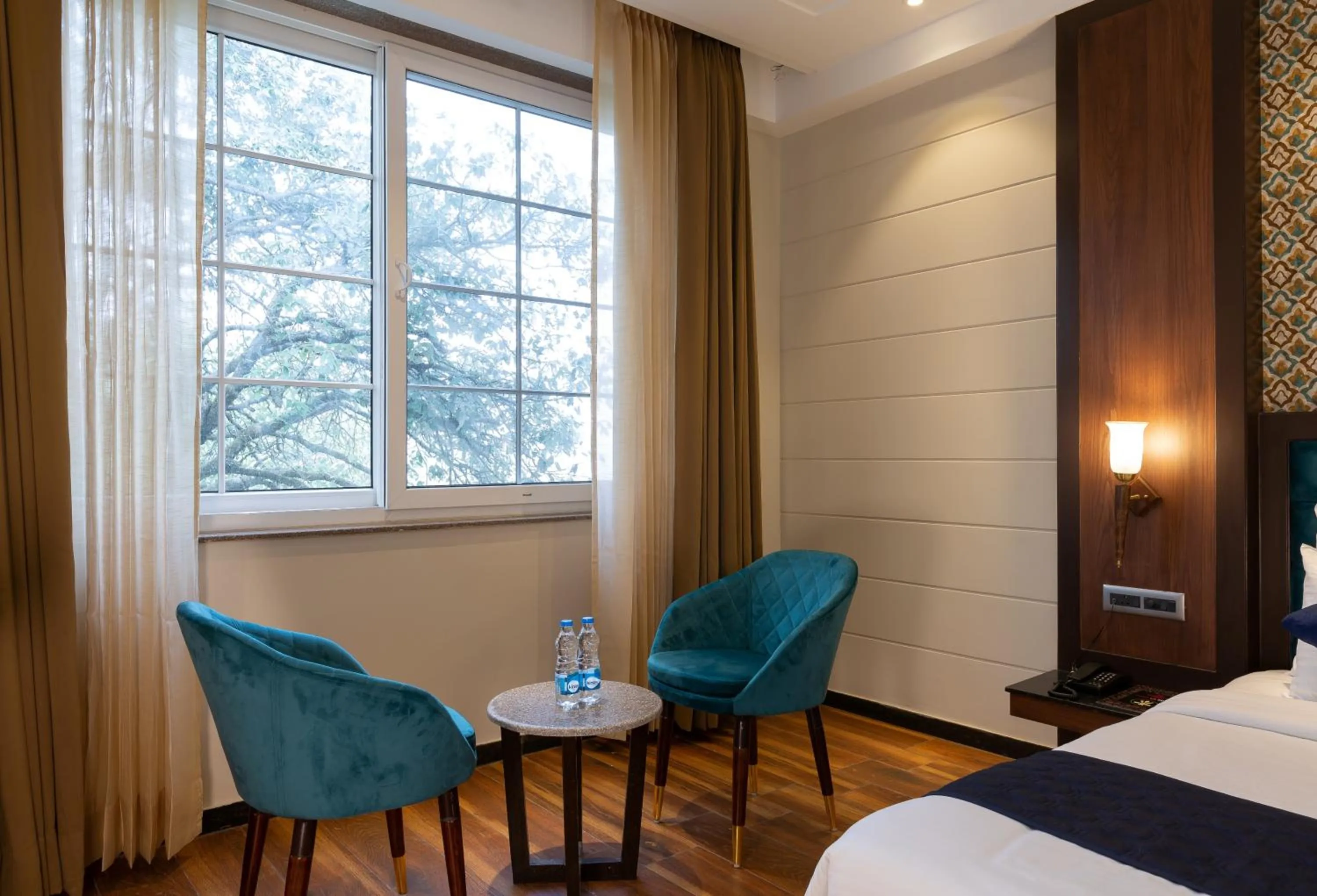 View (from property/room), Bed in Hotel LA Eden