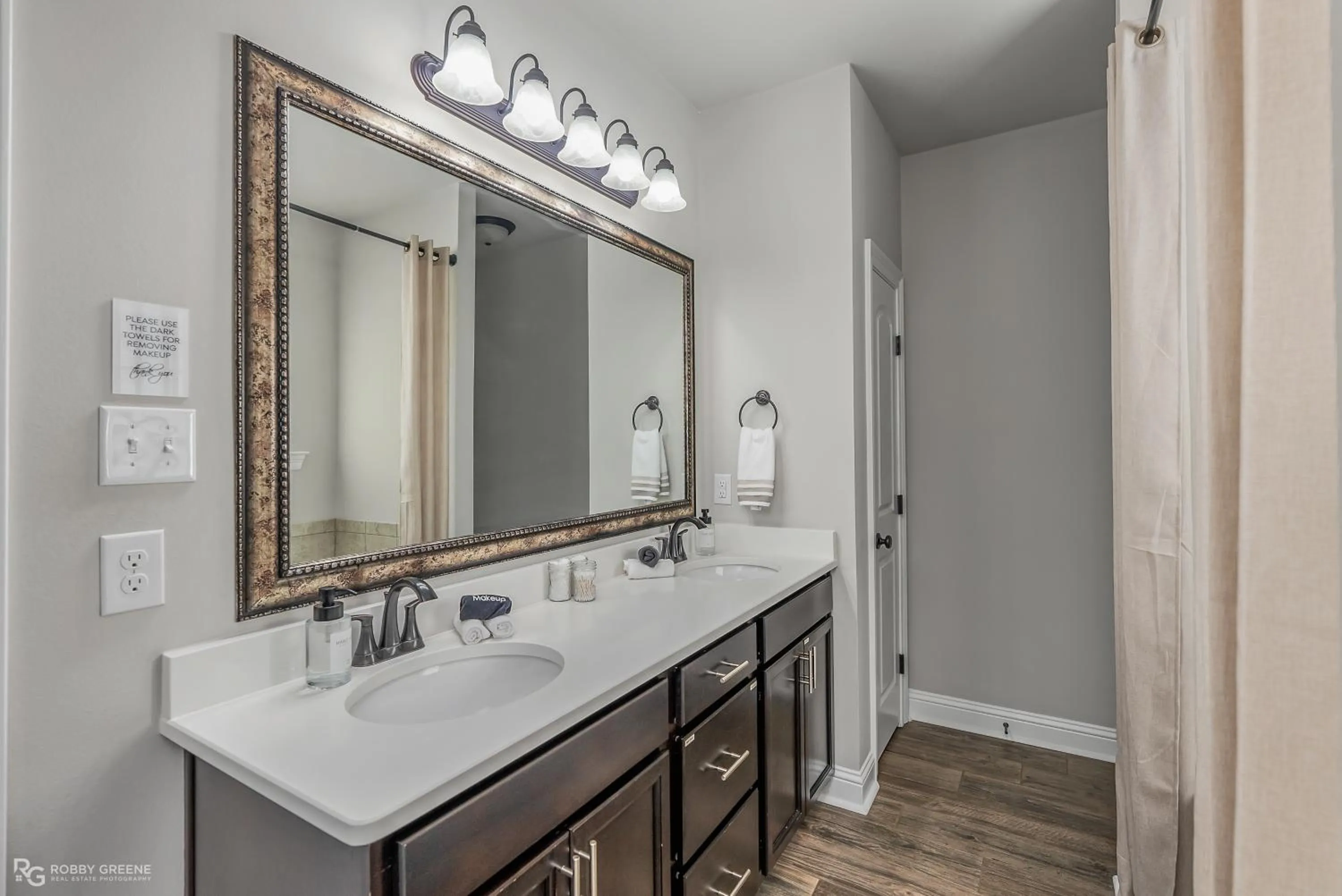 Bathroom in Boho Retreat! Home away from Home! Tv in Each Room