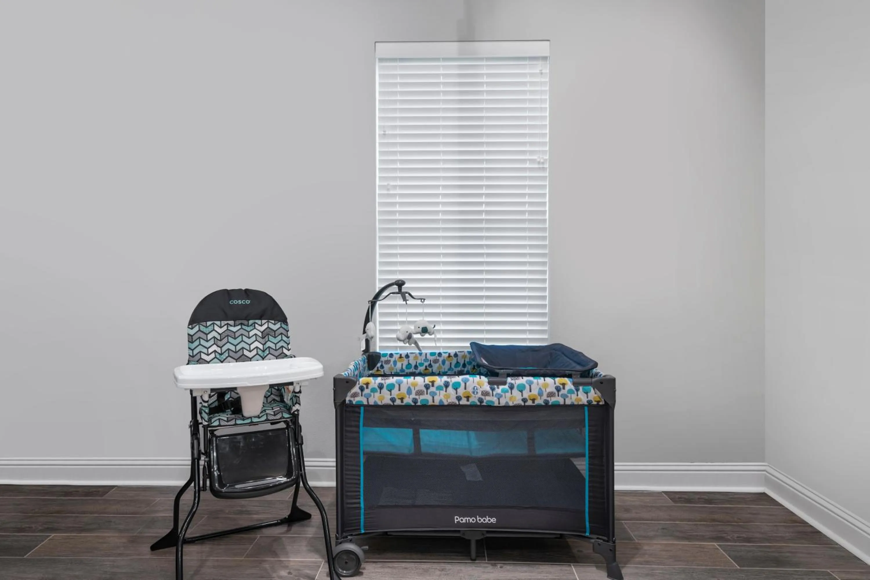 cot in Boho Retreat! Home away from Home! Tv in Each Room