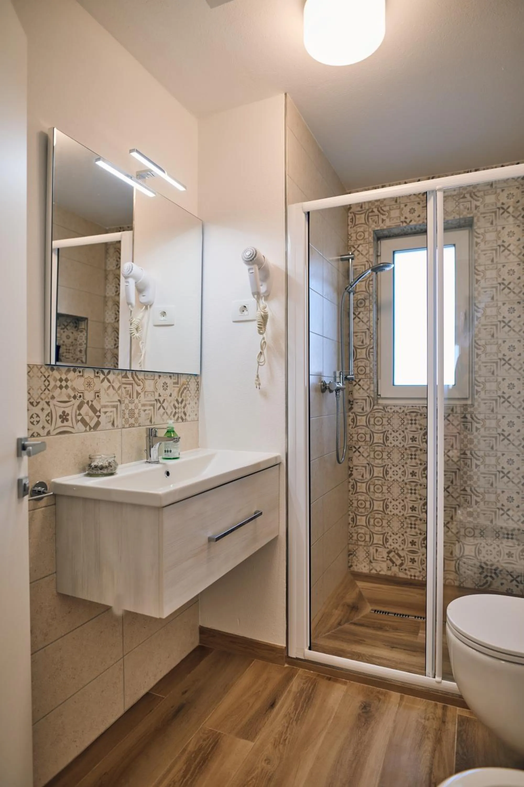 Shower in Shamarè Resort ****